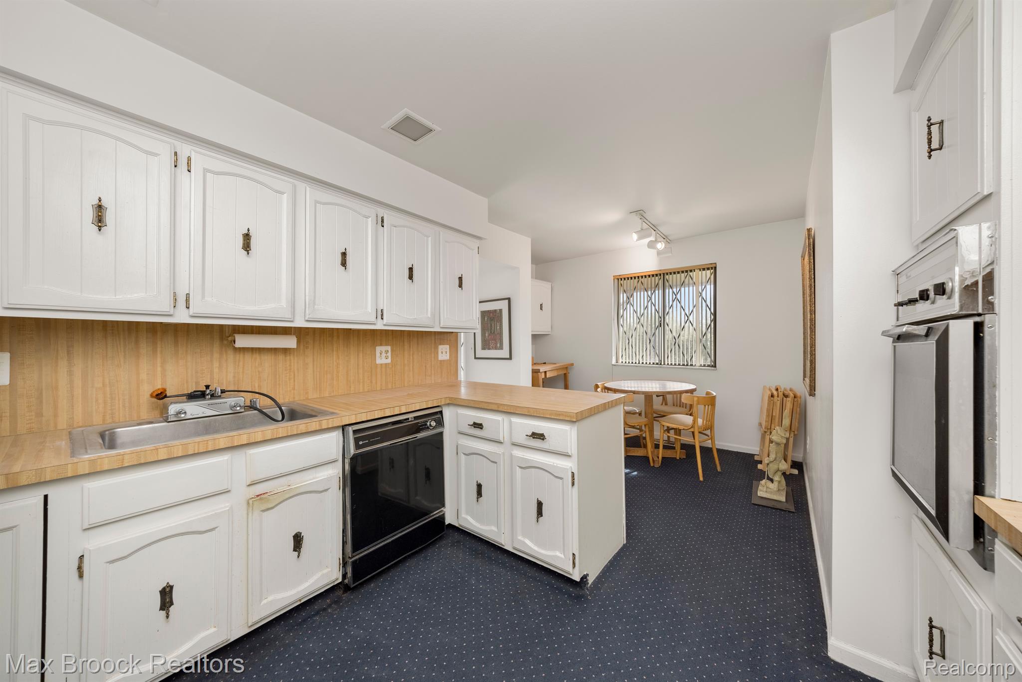 42160 WOODWARD Avenue 8