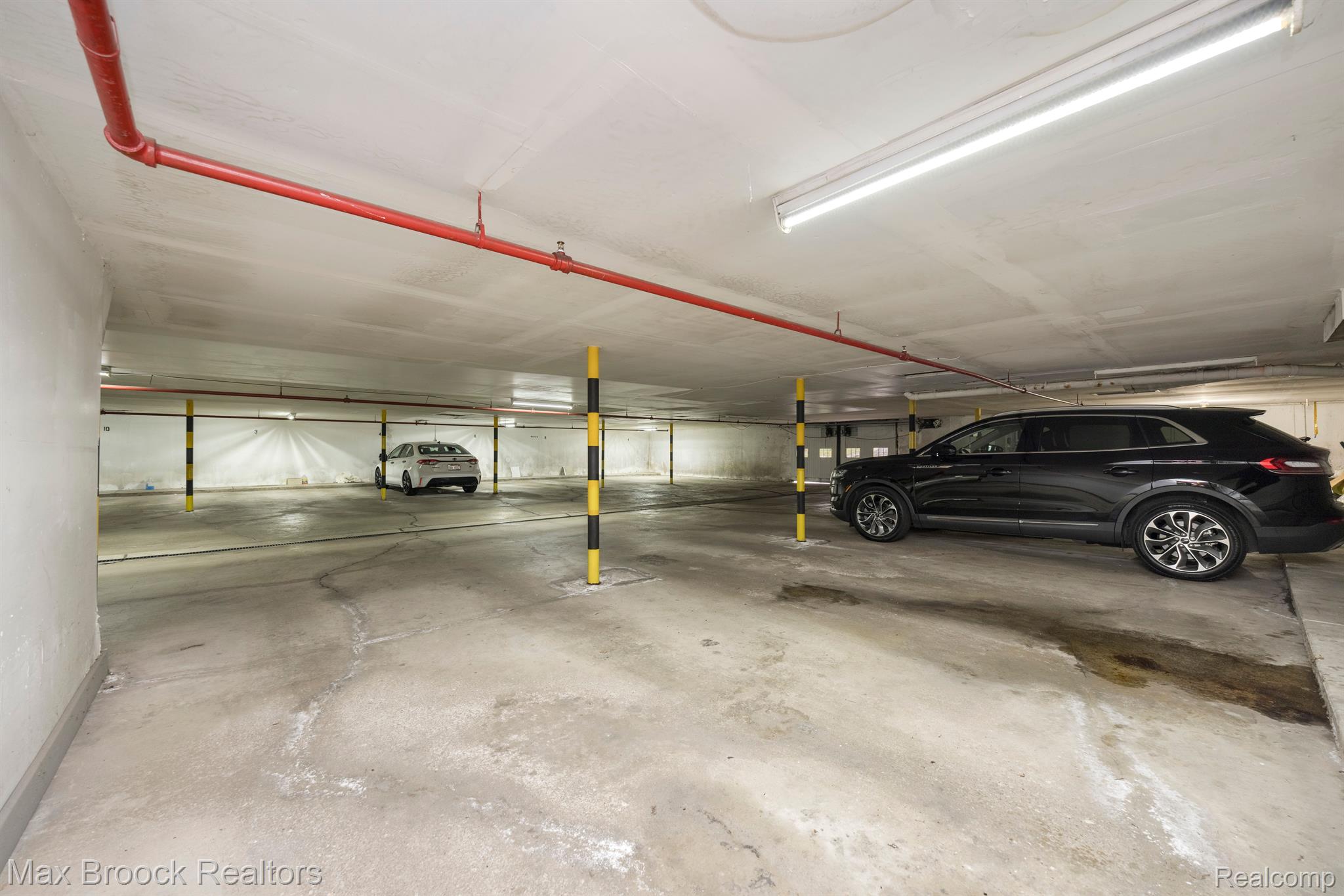 42160 WOODWARD Avenue 8