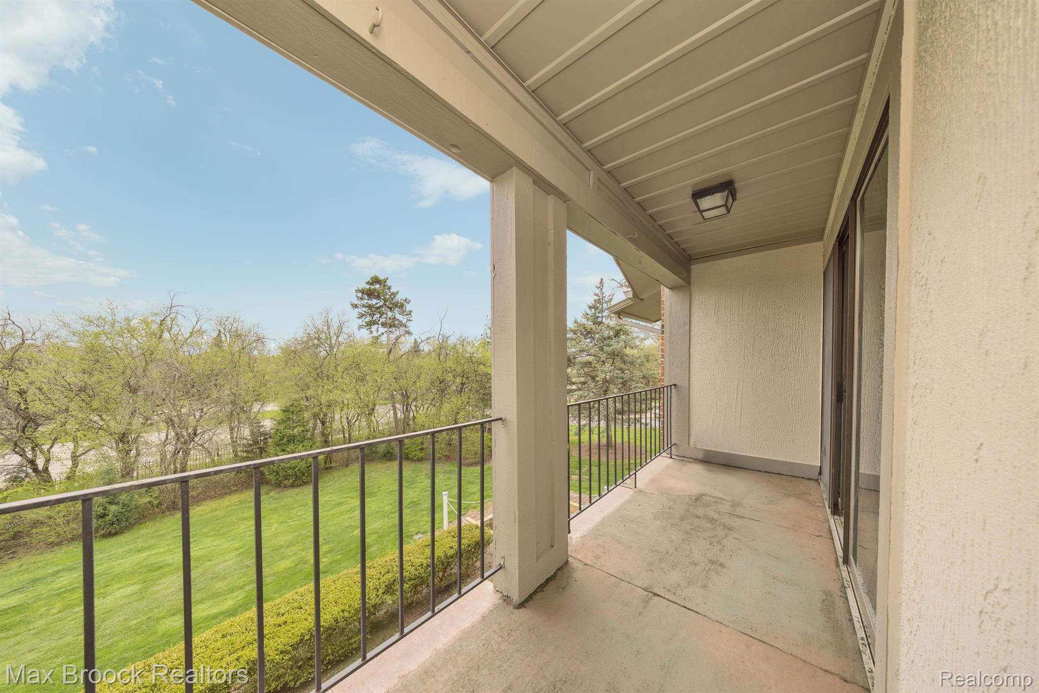 42160 WOODWARD Avenue 8