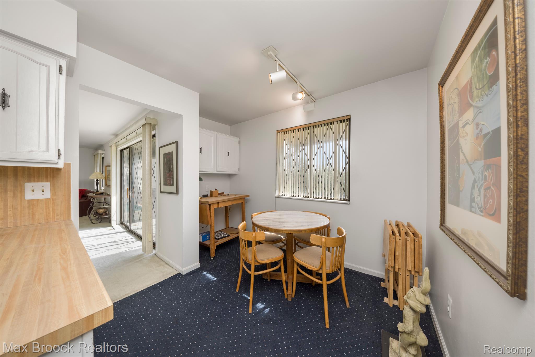 42160 WOODWARD Avenue 8