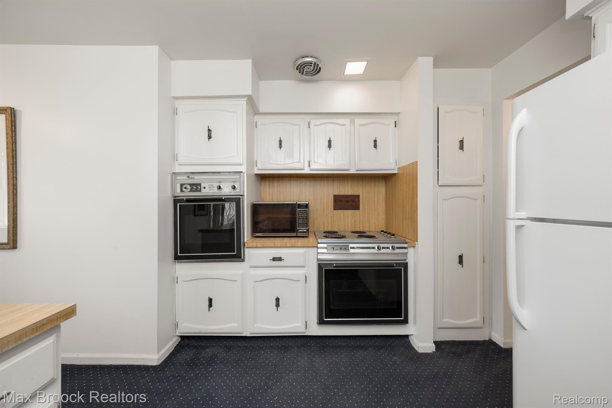 42160 WOODWARD Avenue 8