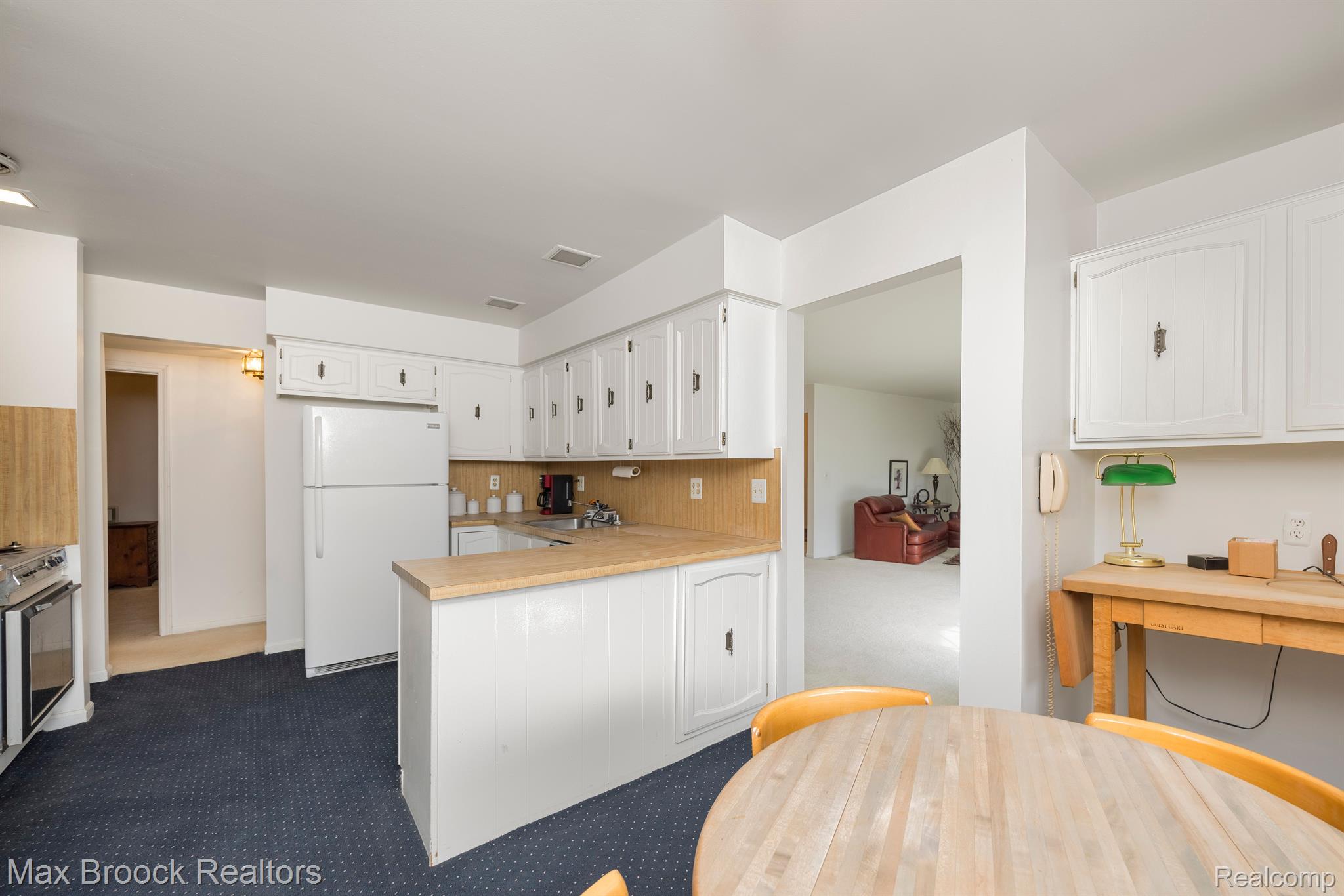 42160 WOODWARD Avenue 8