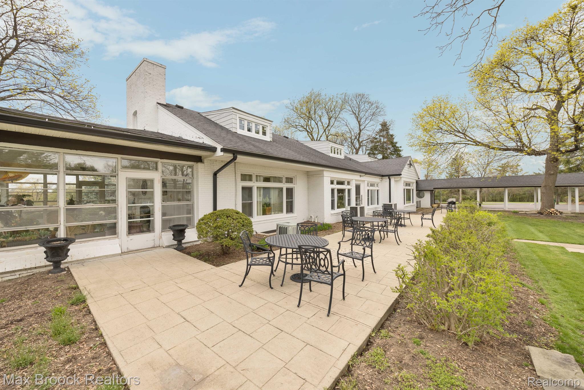 42160 WOODWARD Avenue 8