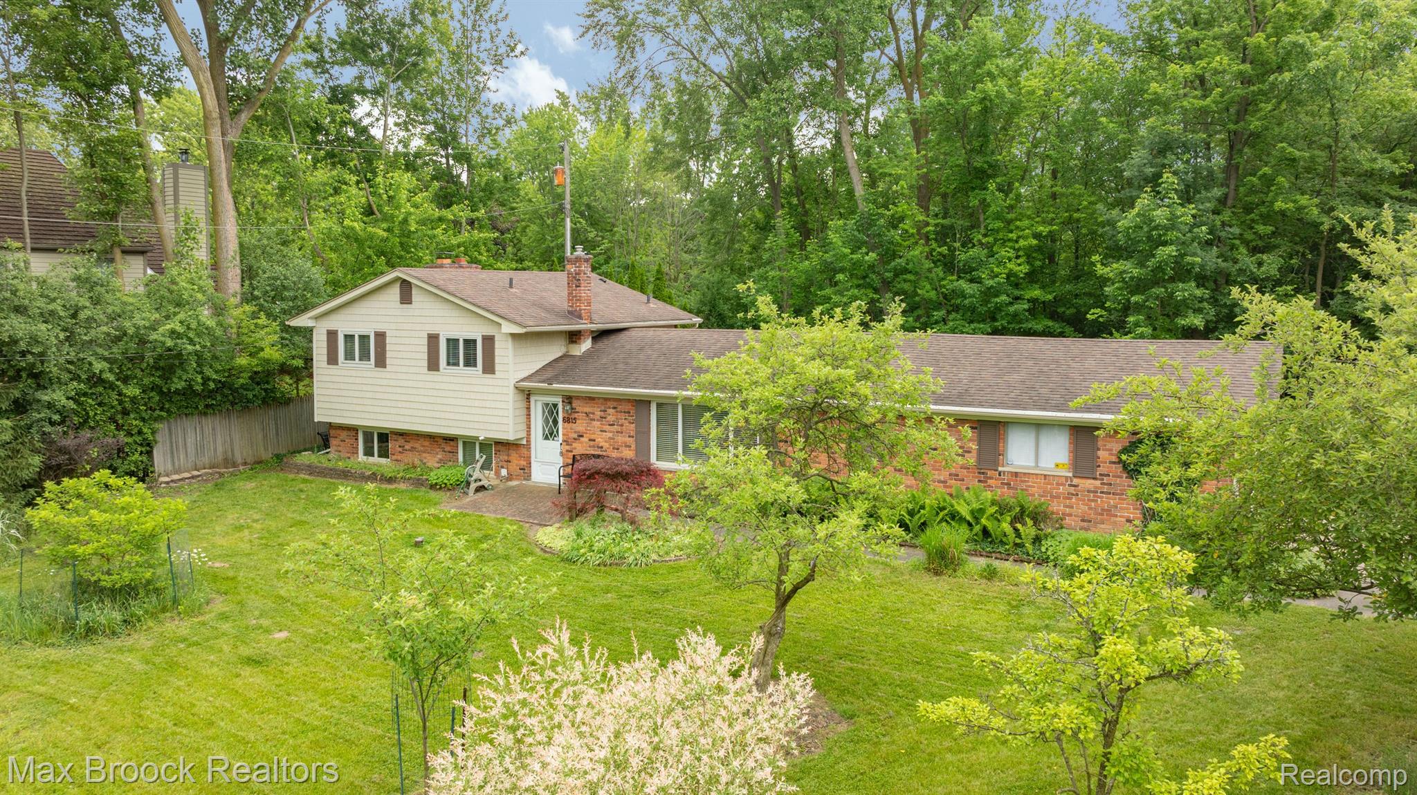 6815 BROCKHURST Boulevard