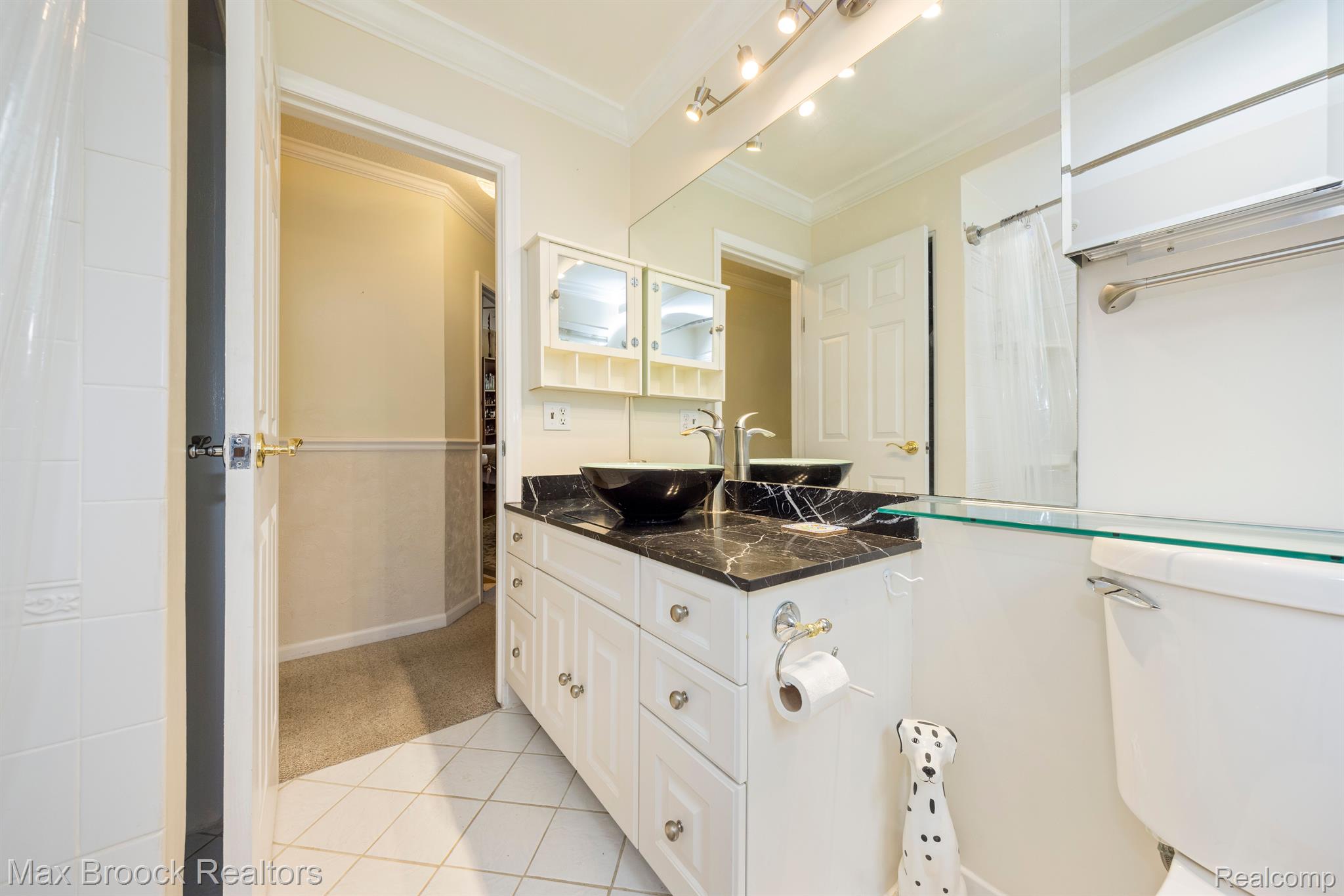 6815 BROCKHURST Boulevard