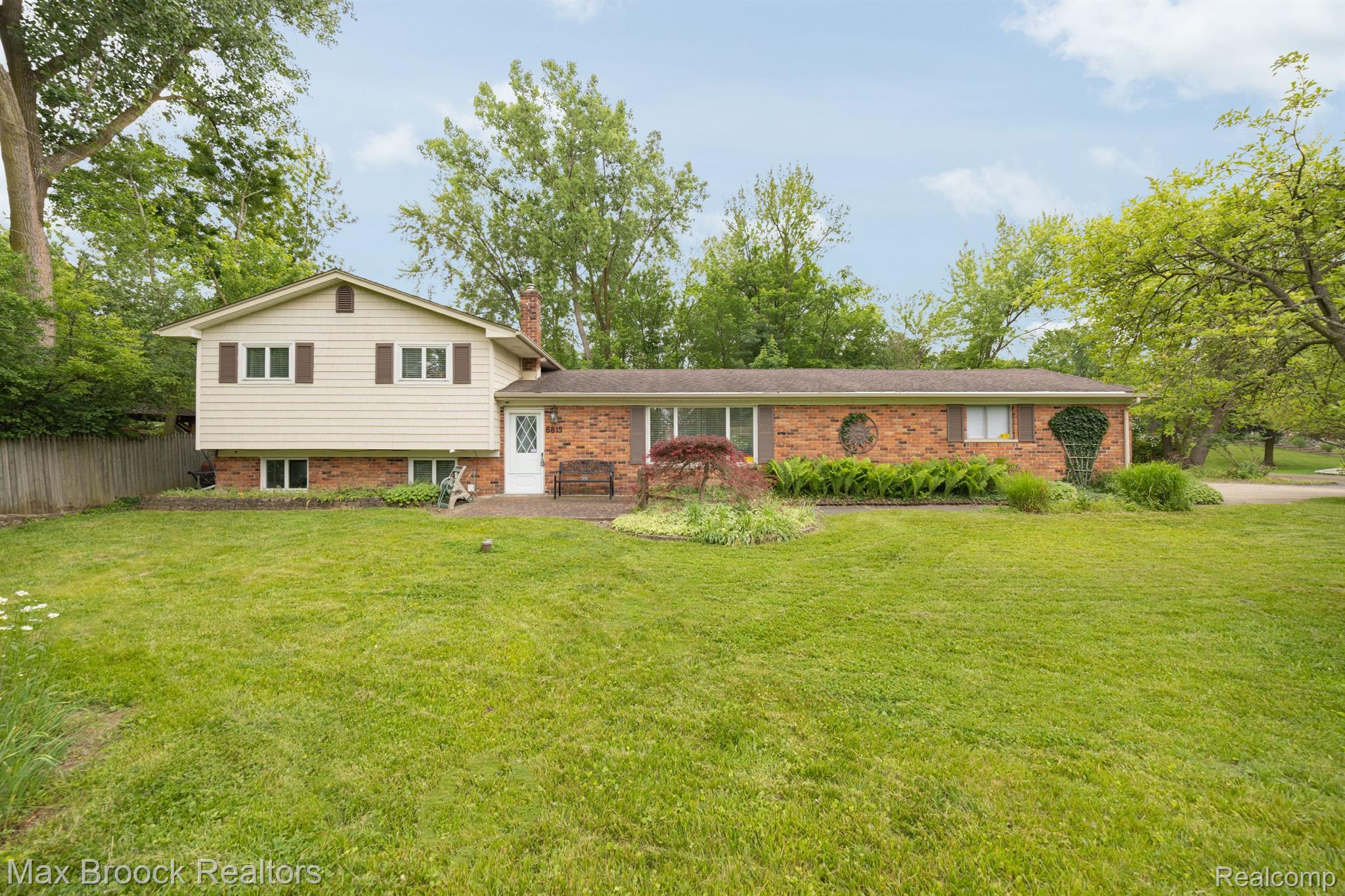 6815 BROCKHURST Boulevard