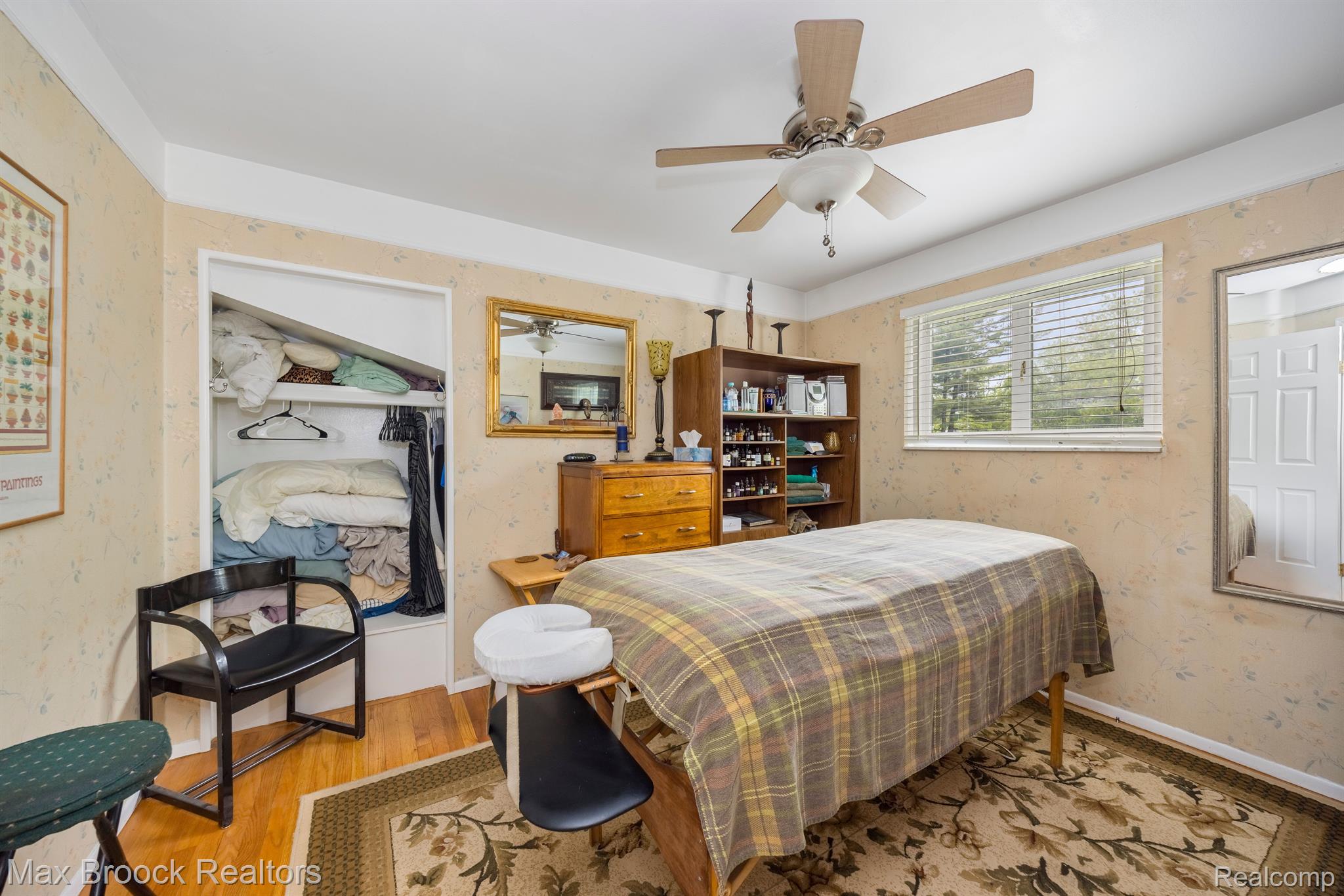 6815 BROCKHURST Boulevard