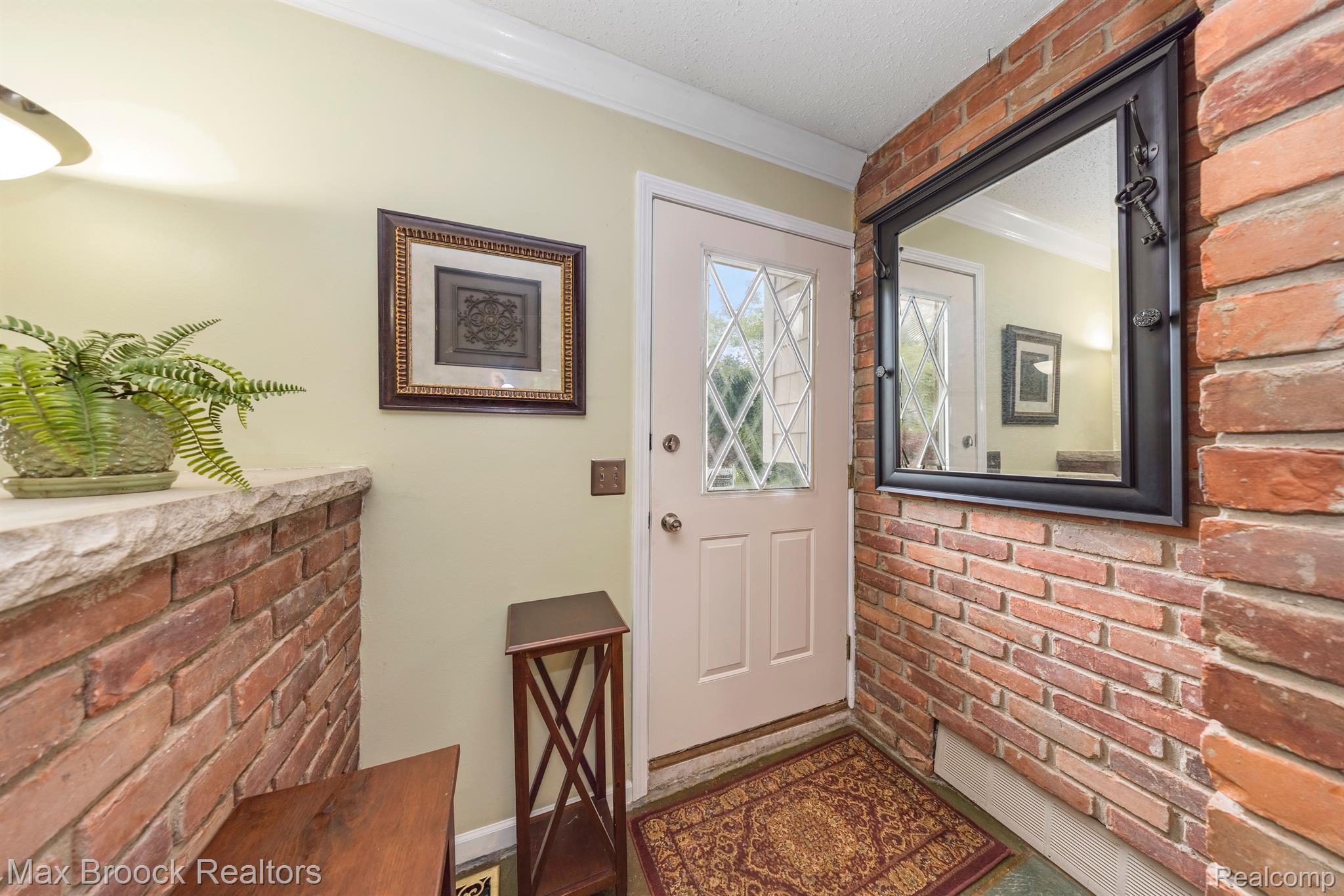 6815 BROCKHURST Boulevard