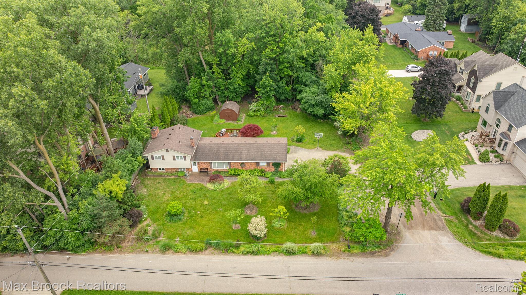 6815 BROCKHURST Boulevard