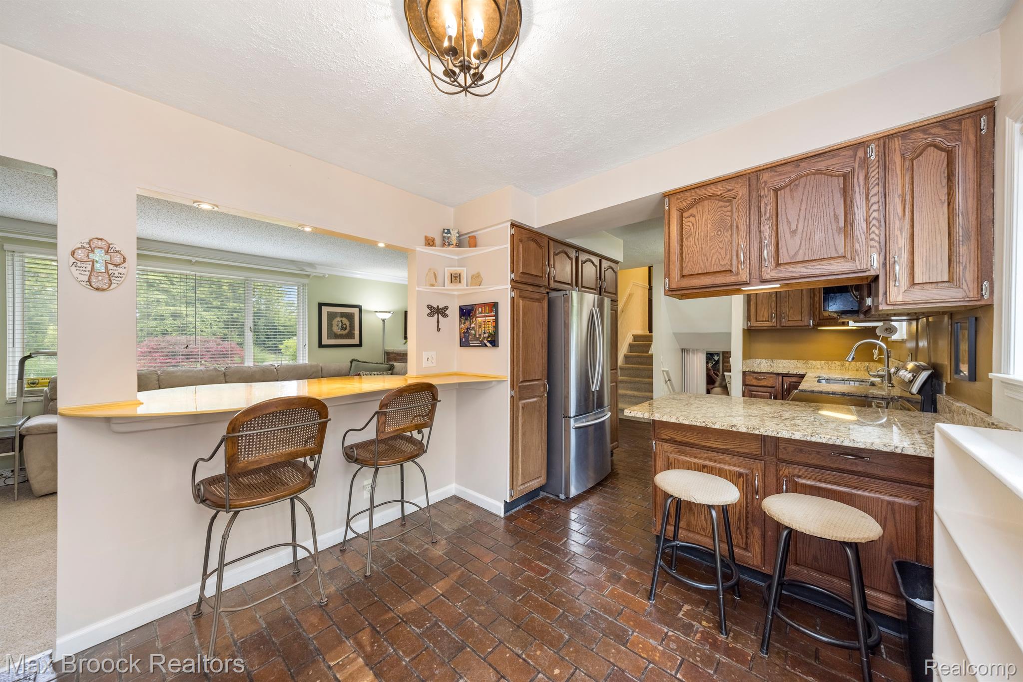 6815 BROCKHURST Boulevard