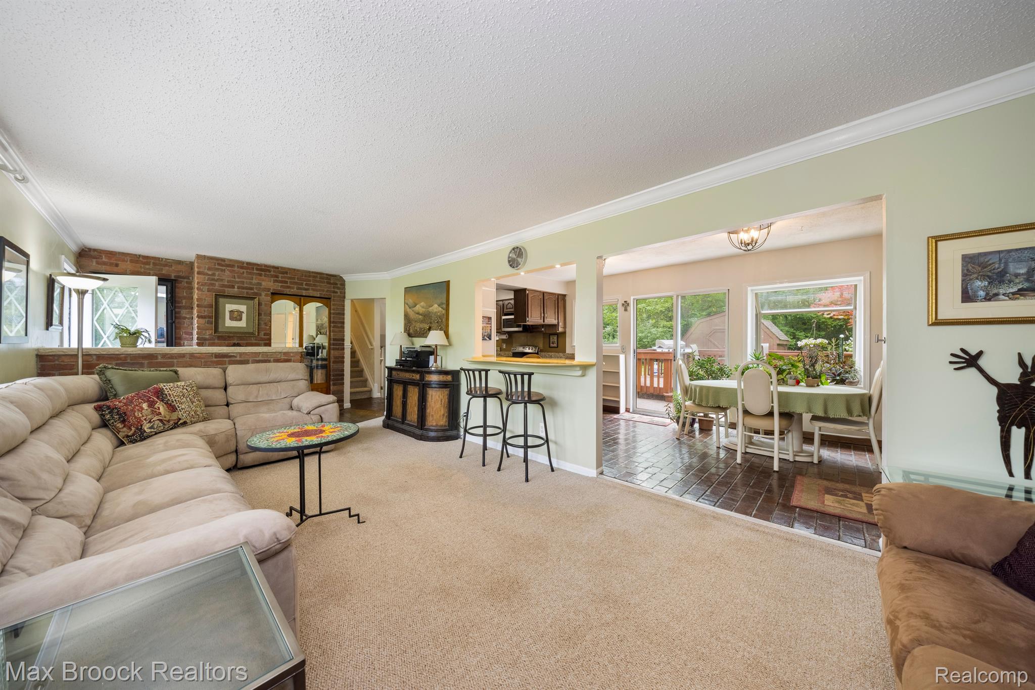 6815 BROCKHURST Boulevard