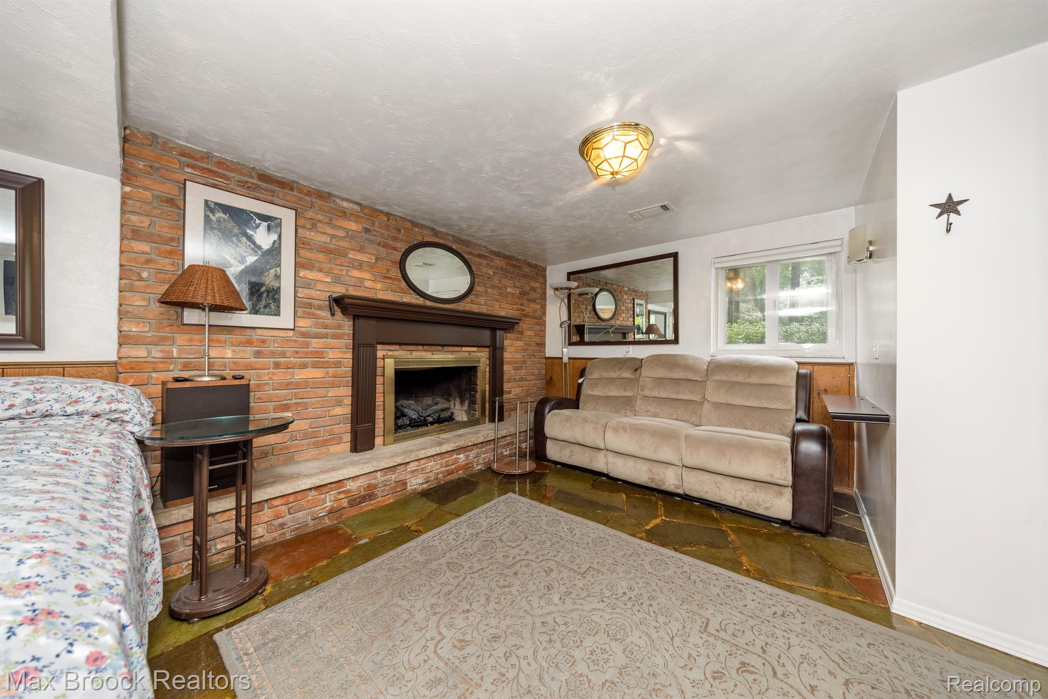 6815 BROCKHURST Boulevard