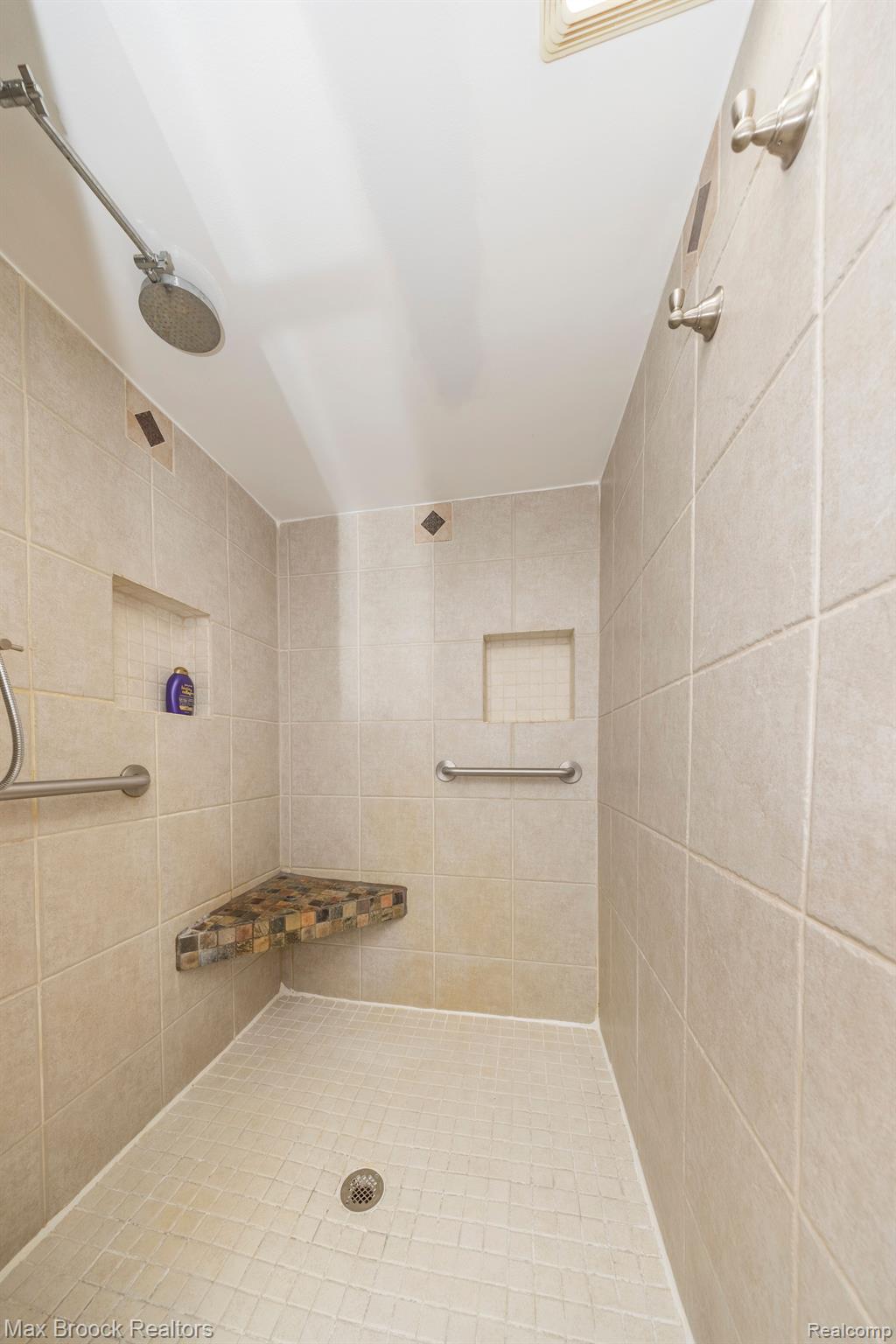 6815 BROCKHURST Boulevard