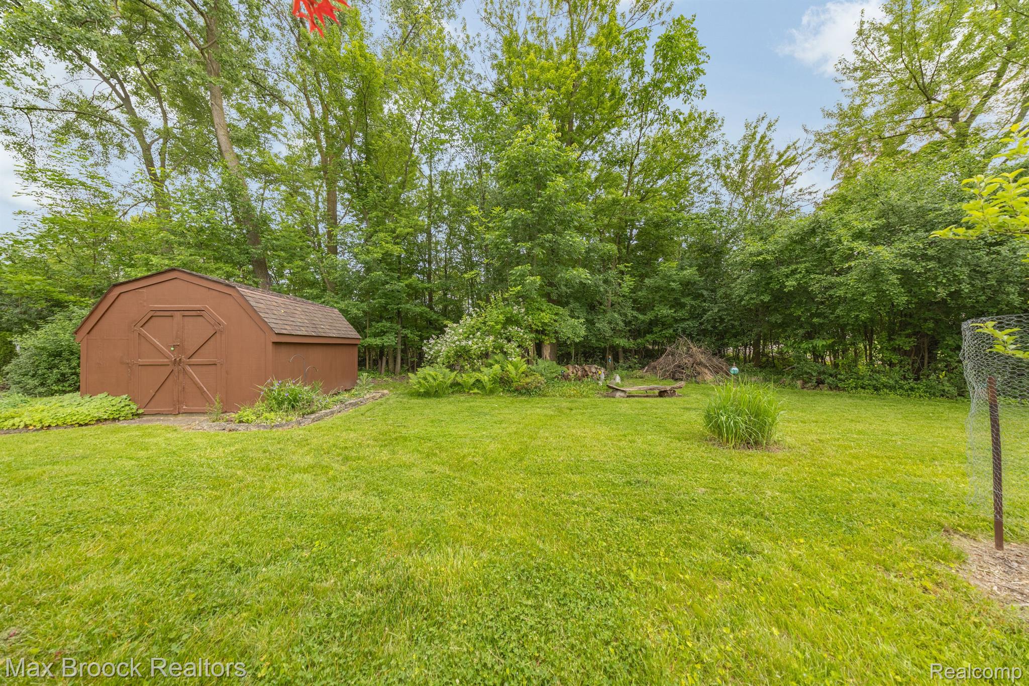 6815 BROCKHURST Boulevard