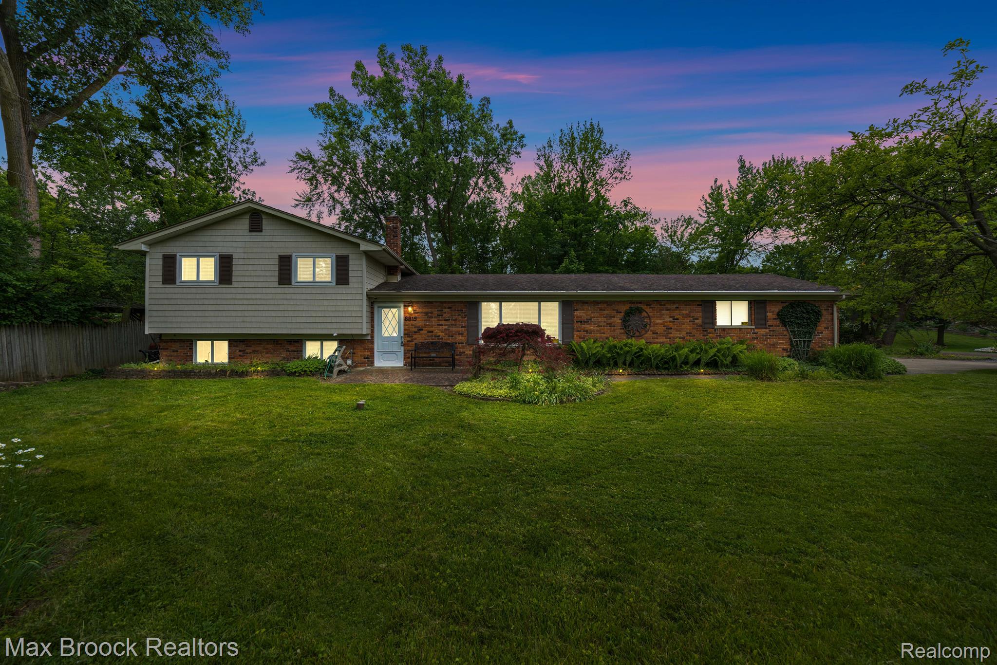 6815 BROCKHURST Boulevard