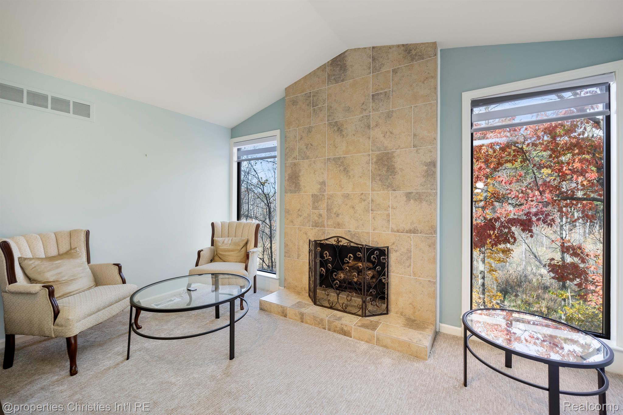 1117 IVYGLEN Circle