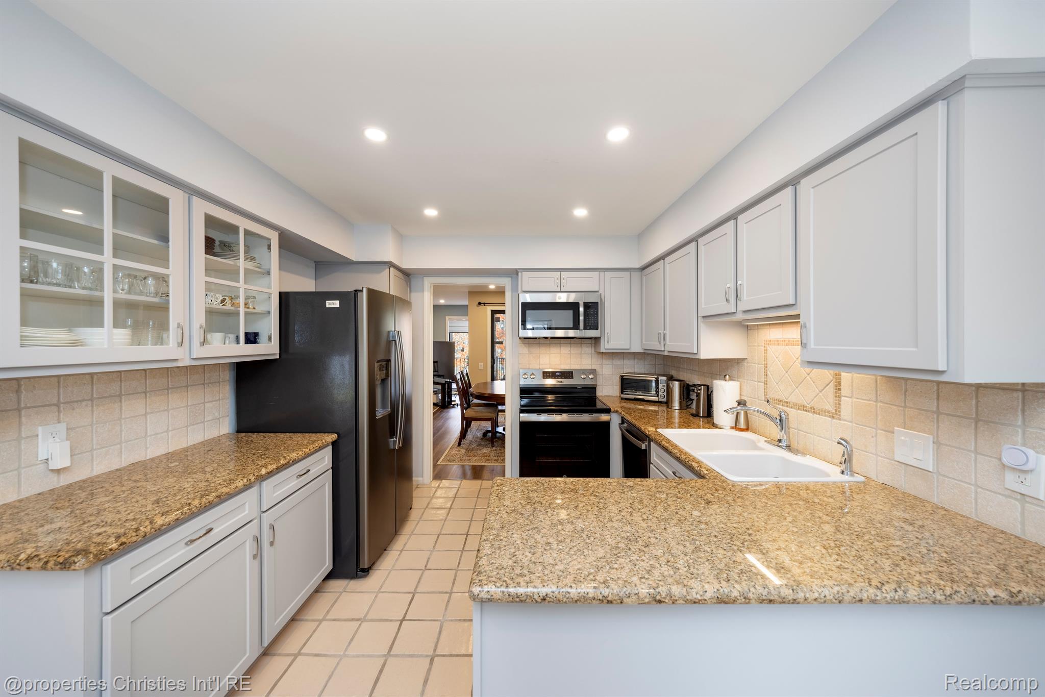 1117 IVYGLEN Circle