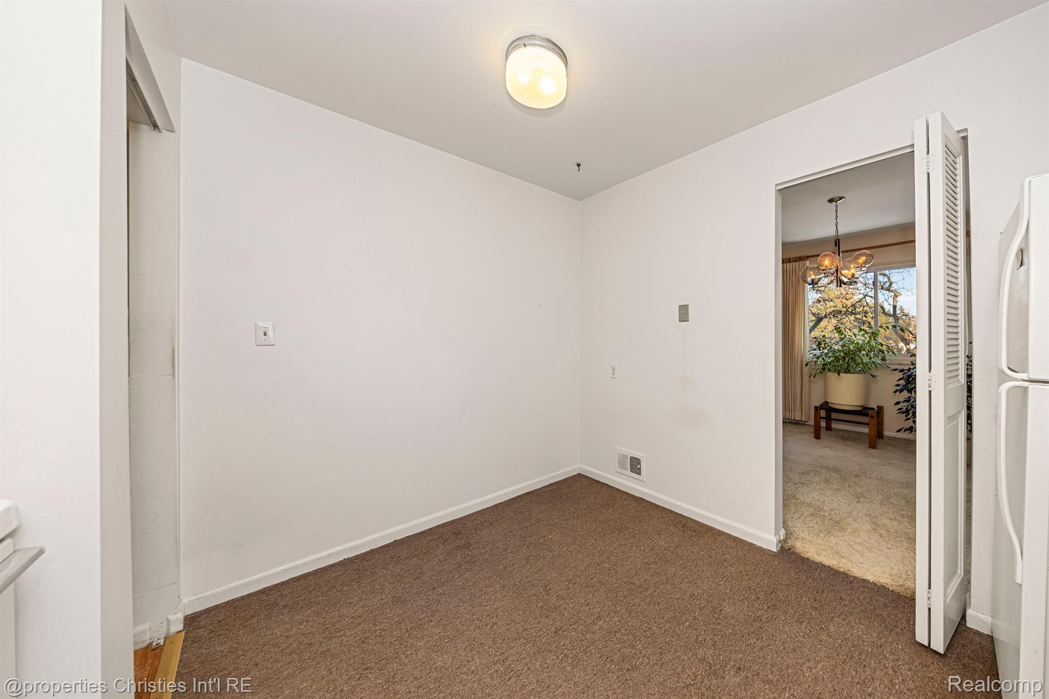 801 W LONG LAKE Road C3