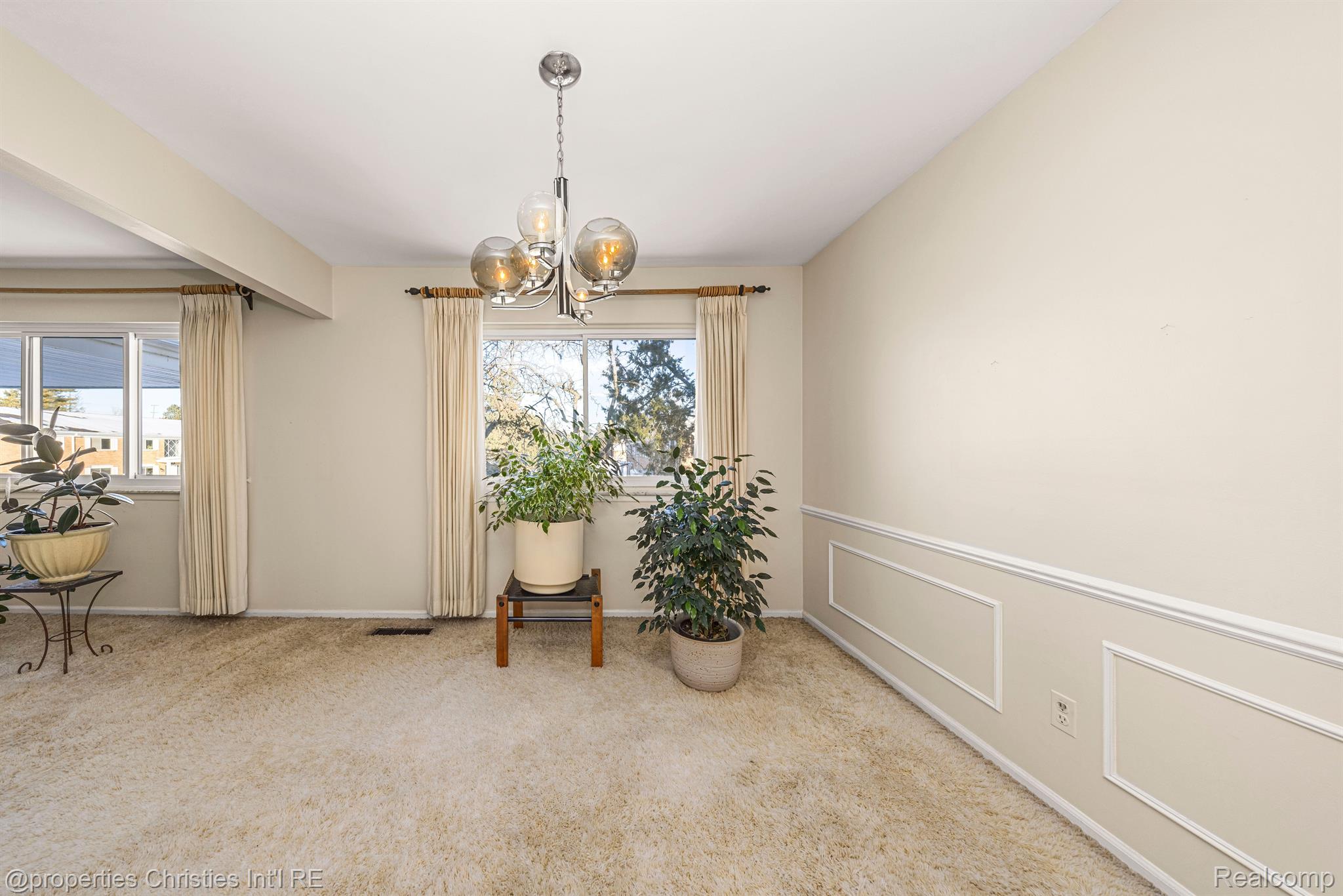 801 W LONG LAKE Road C3