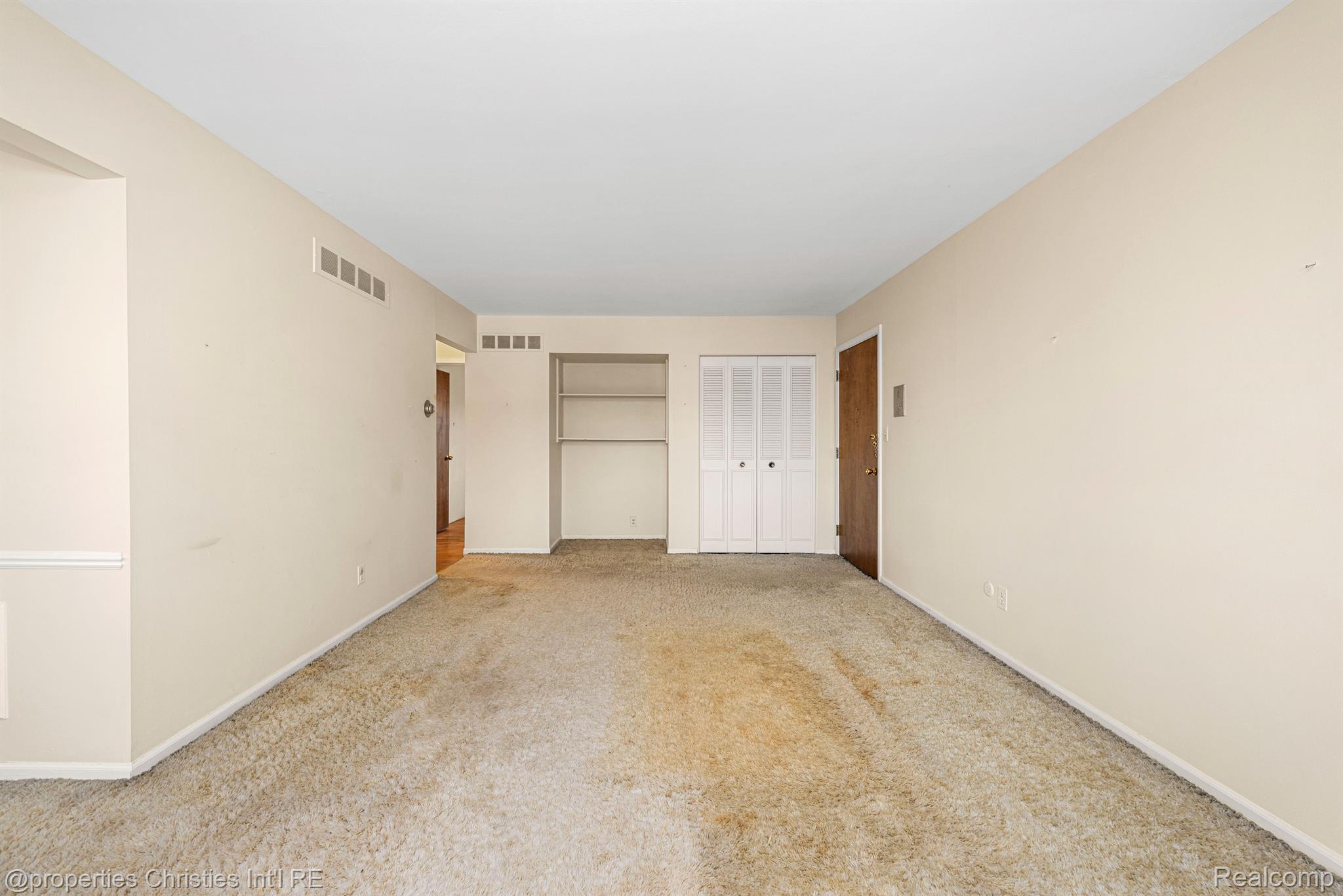 801 W LONG LAKE Road C3