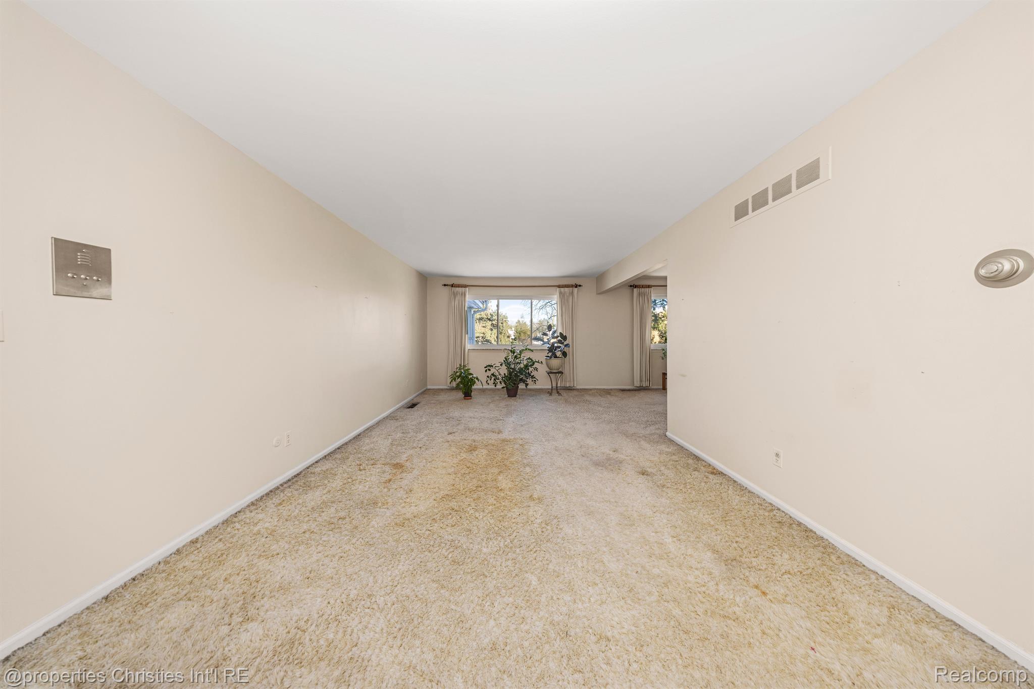 801 W LONG LAKE Road C3