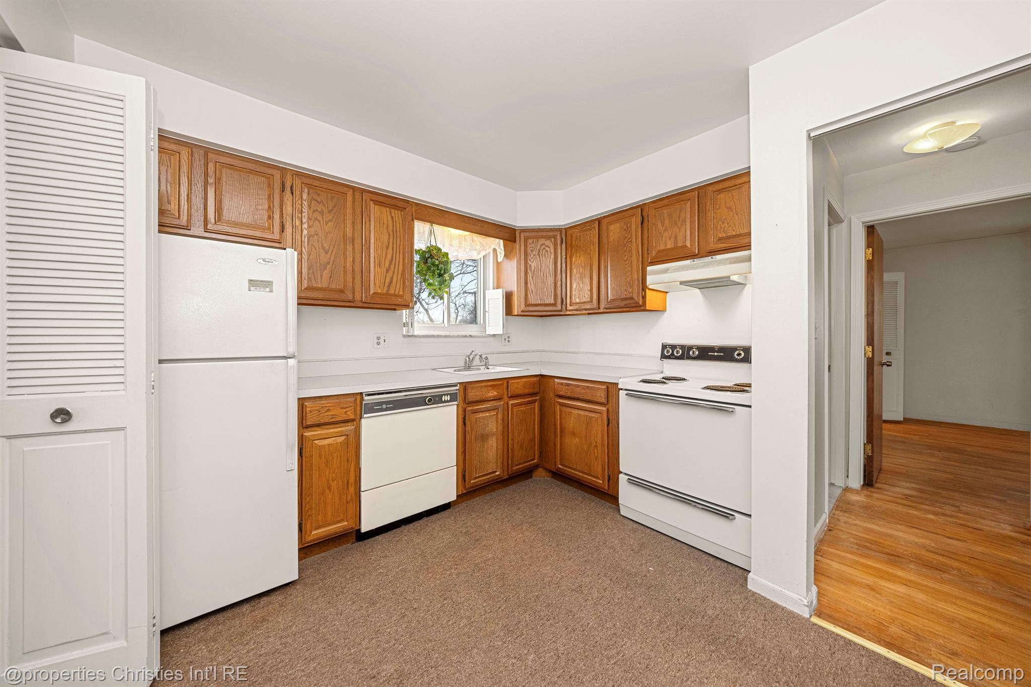 801 W LONG LAKE Road C3