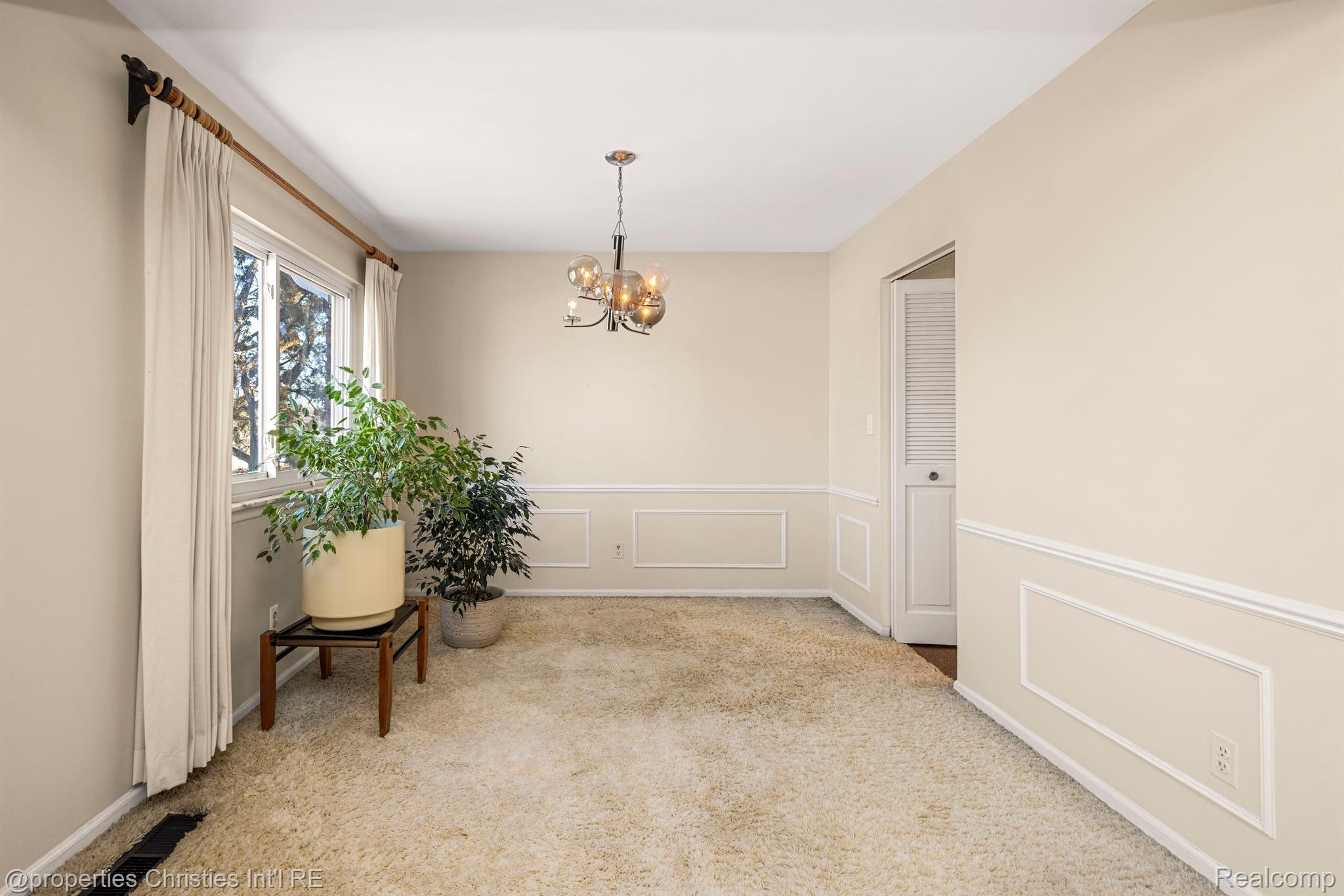 801 W LONG LAKE Road C3