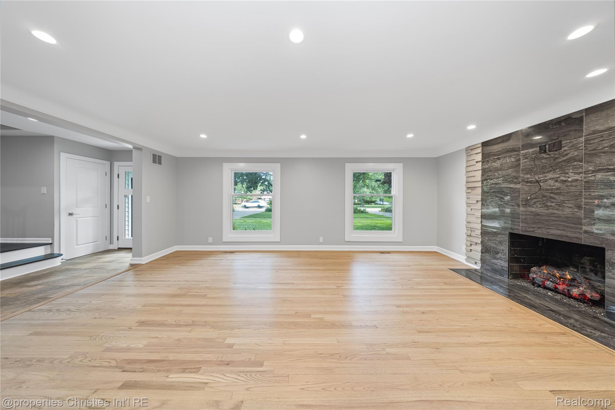 1054 Saxon Drive