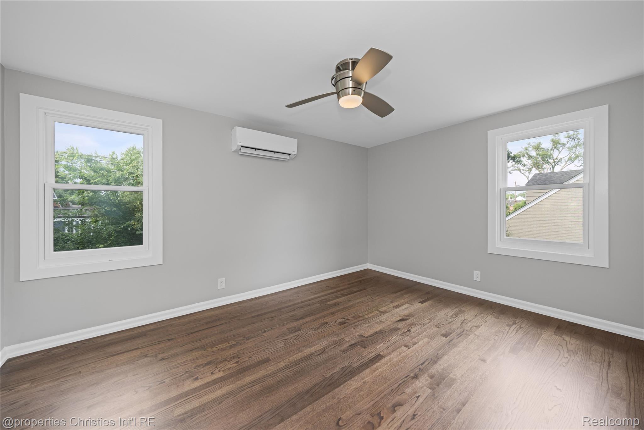 1054 Saxon Drive