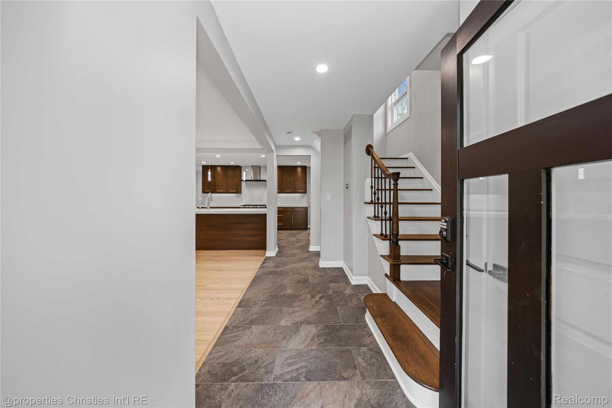 1054 Saxon Drive