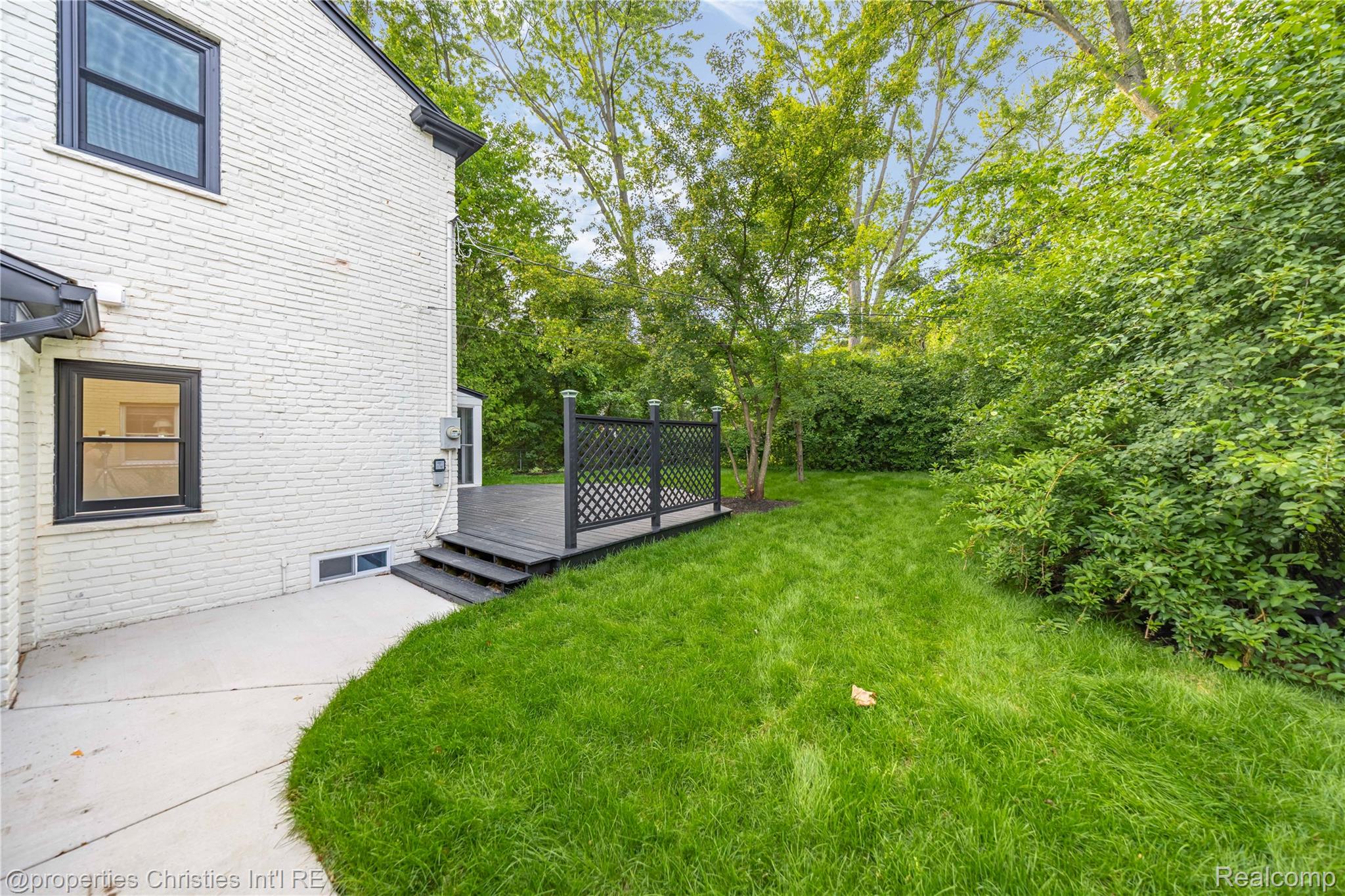 1054 Saxon Drive