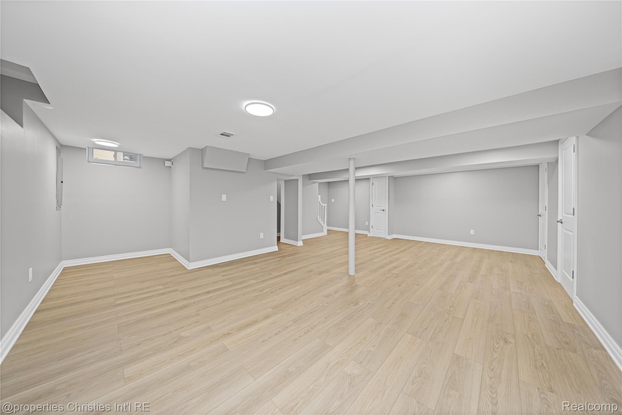 1054 Saxon Drive