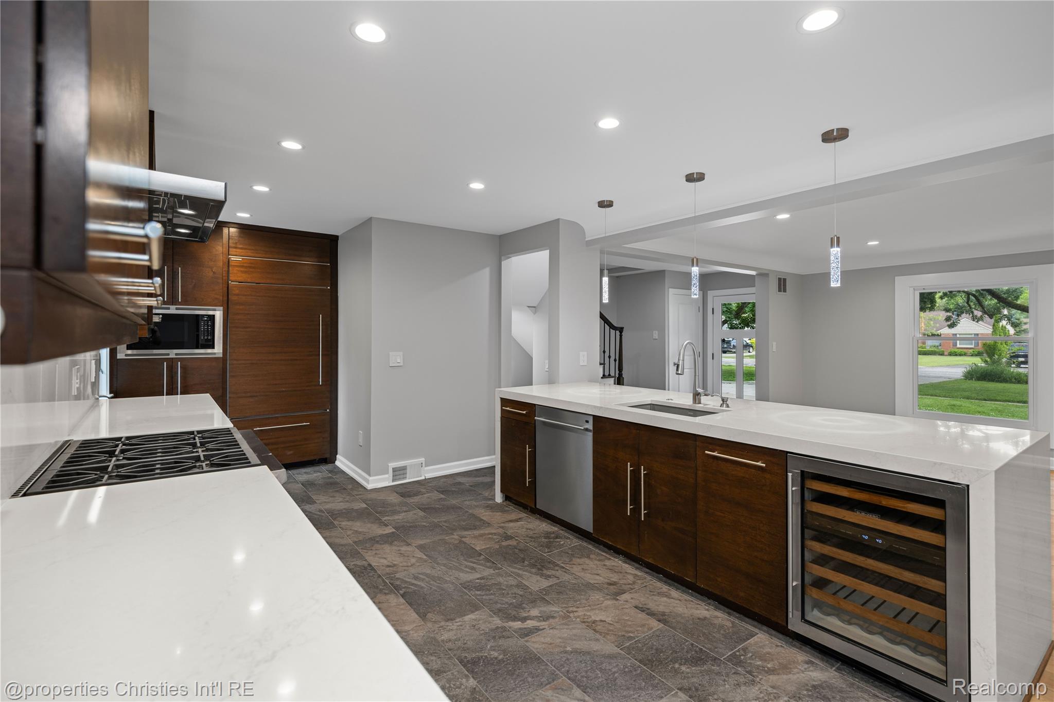 1054 Saxon Drive