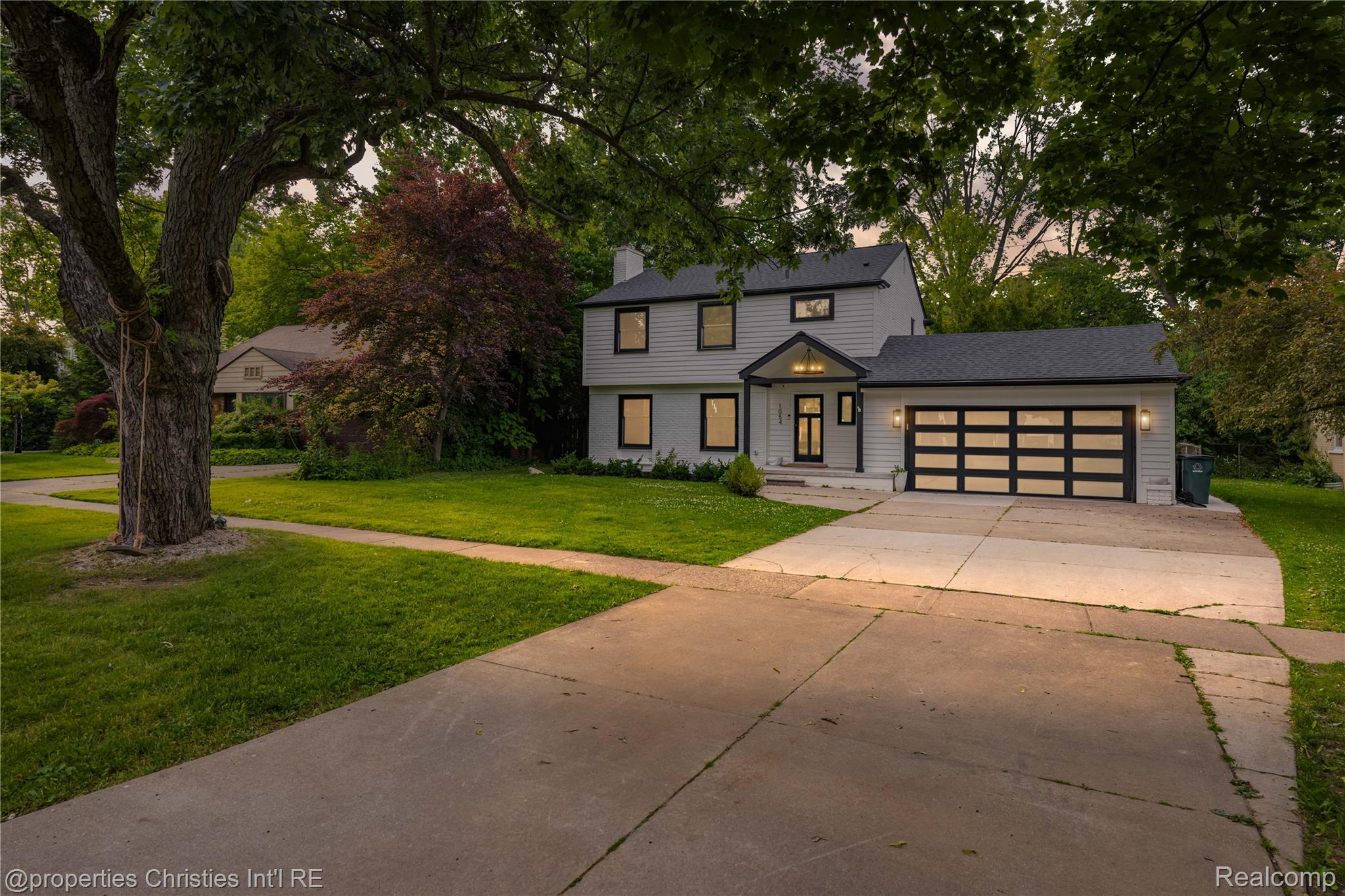 1054 Saxon Drive