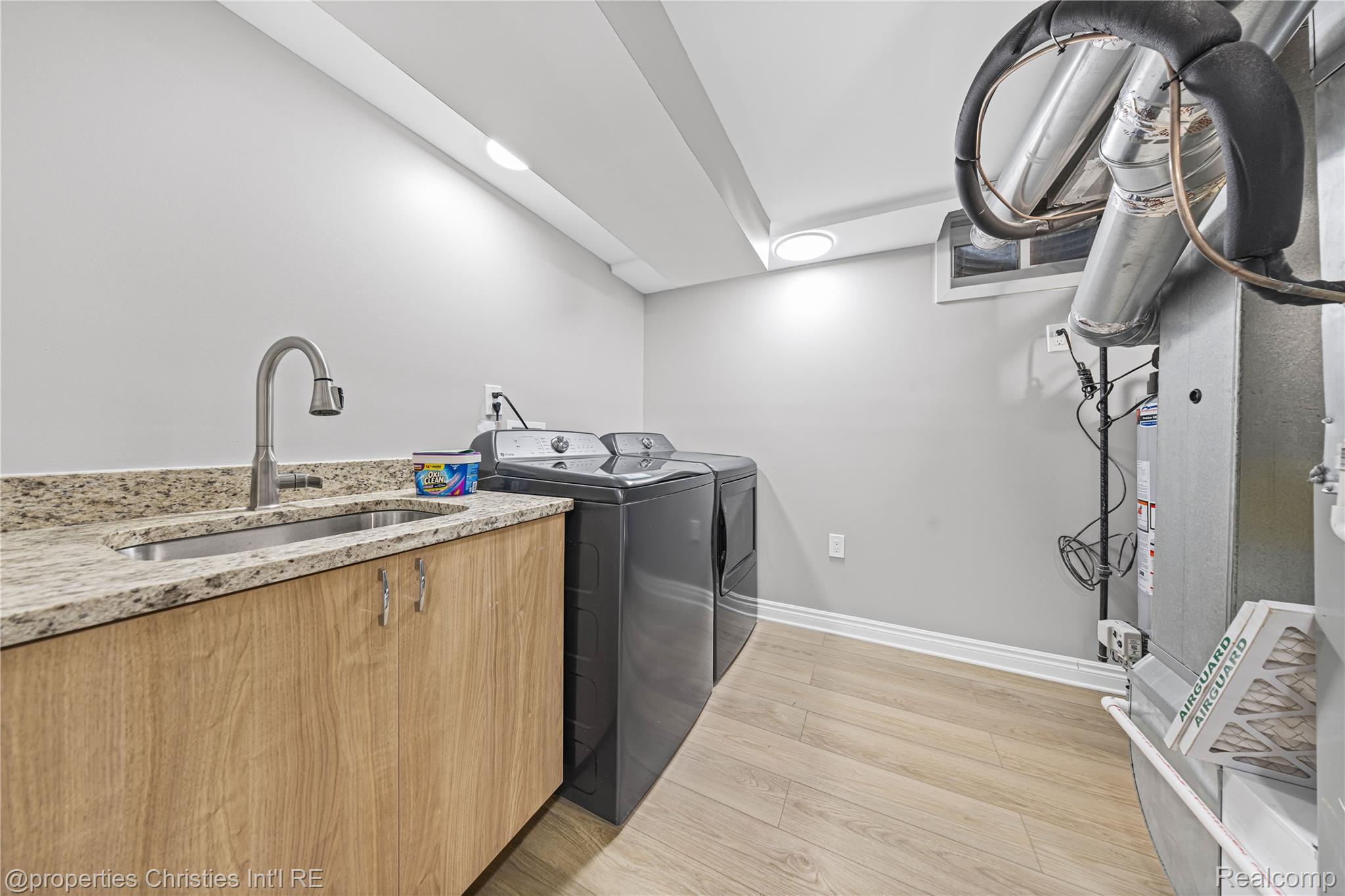 1054 Saxon Drive