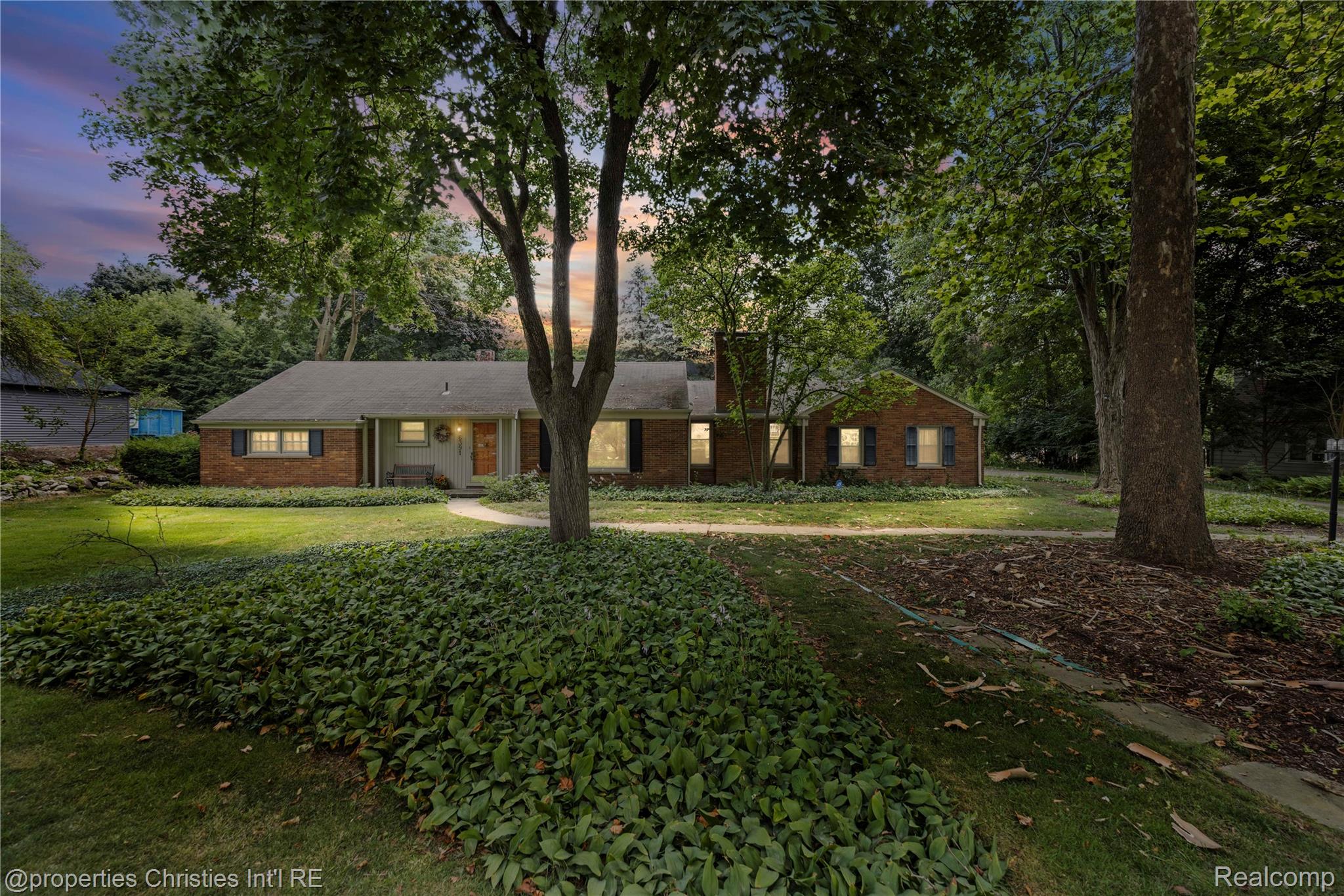 6391 Wing Lake Road