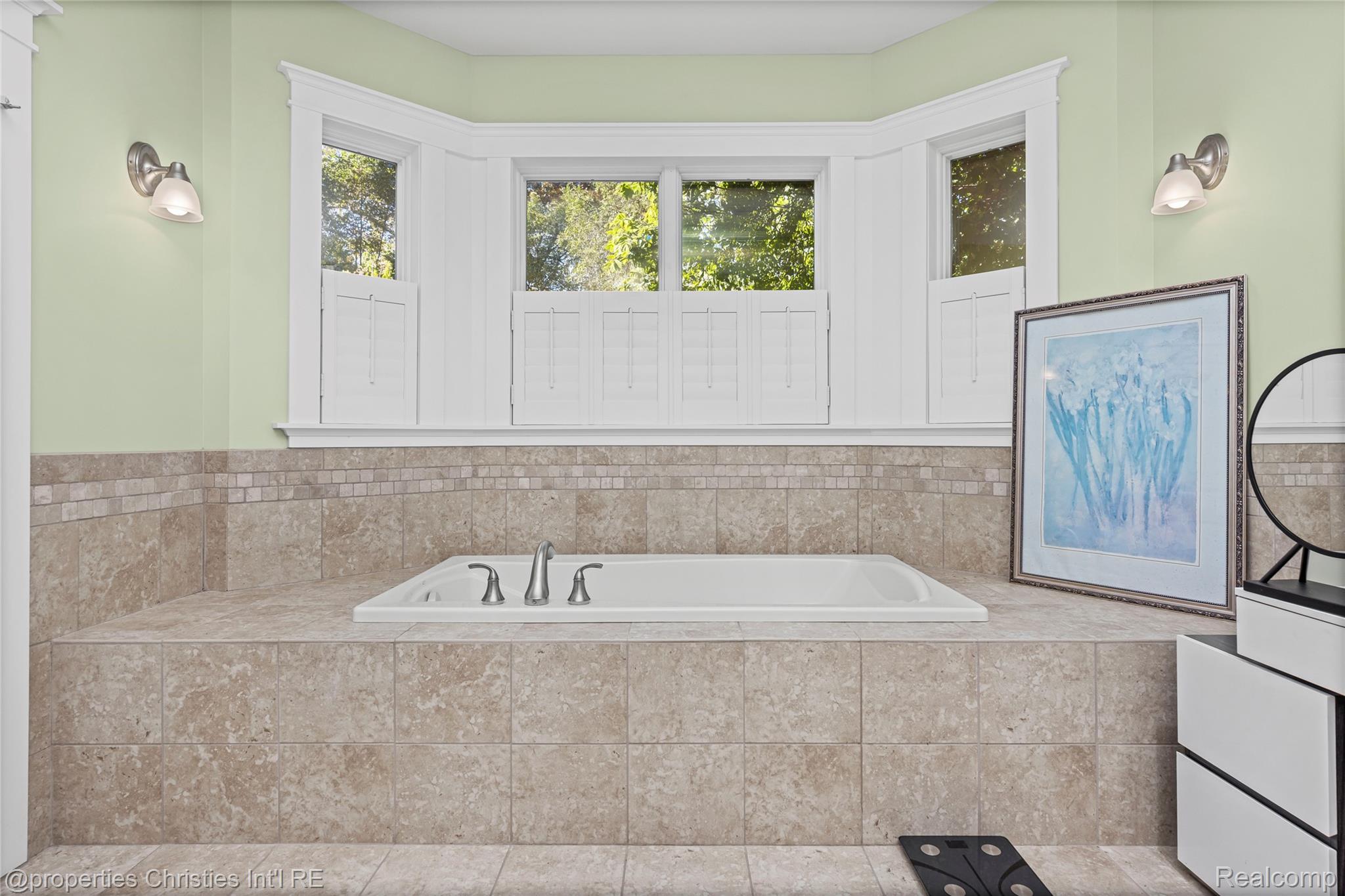 1010 Riverside Street