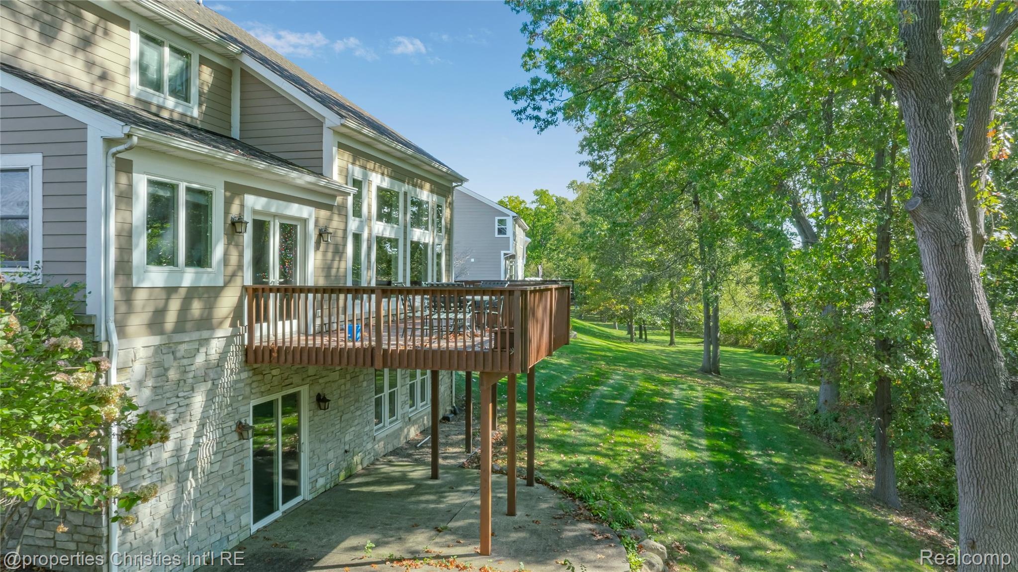 1010 Riverside Street