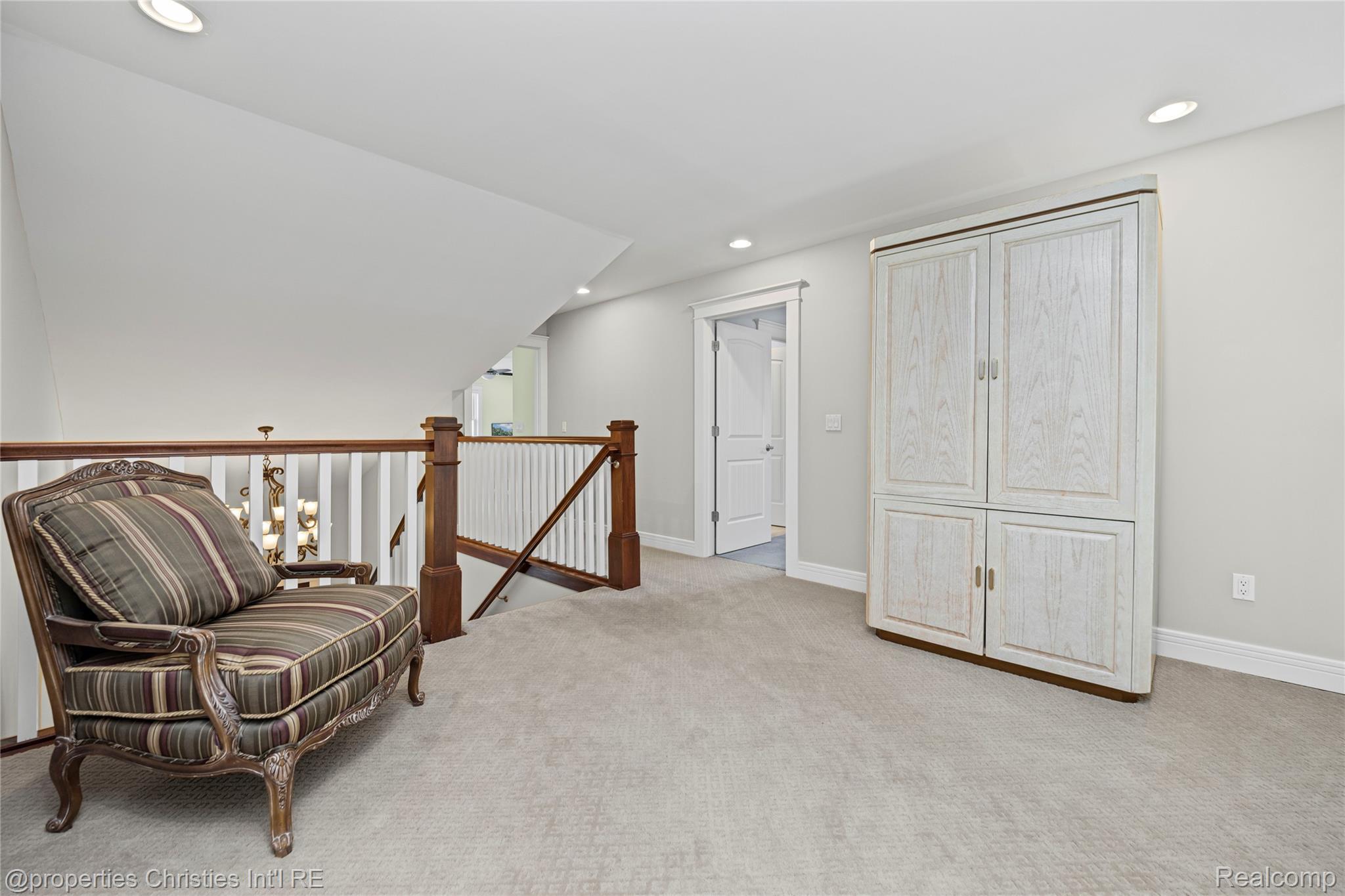 1010 Riverside Street