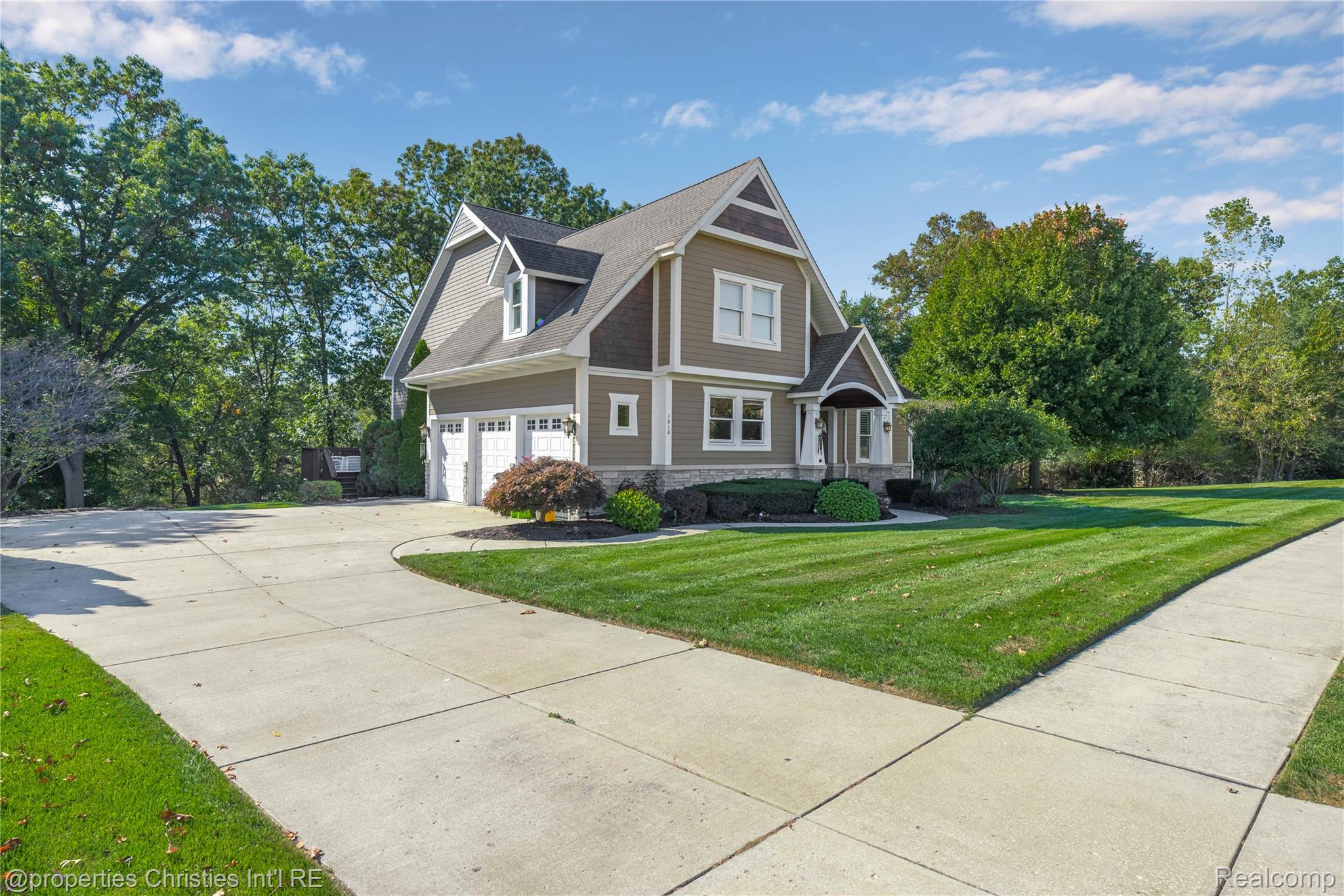 1010 Riverside Street