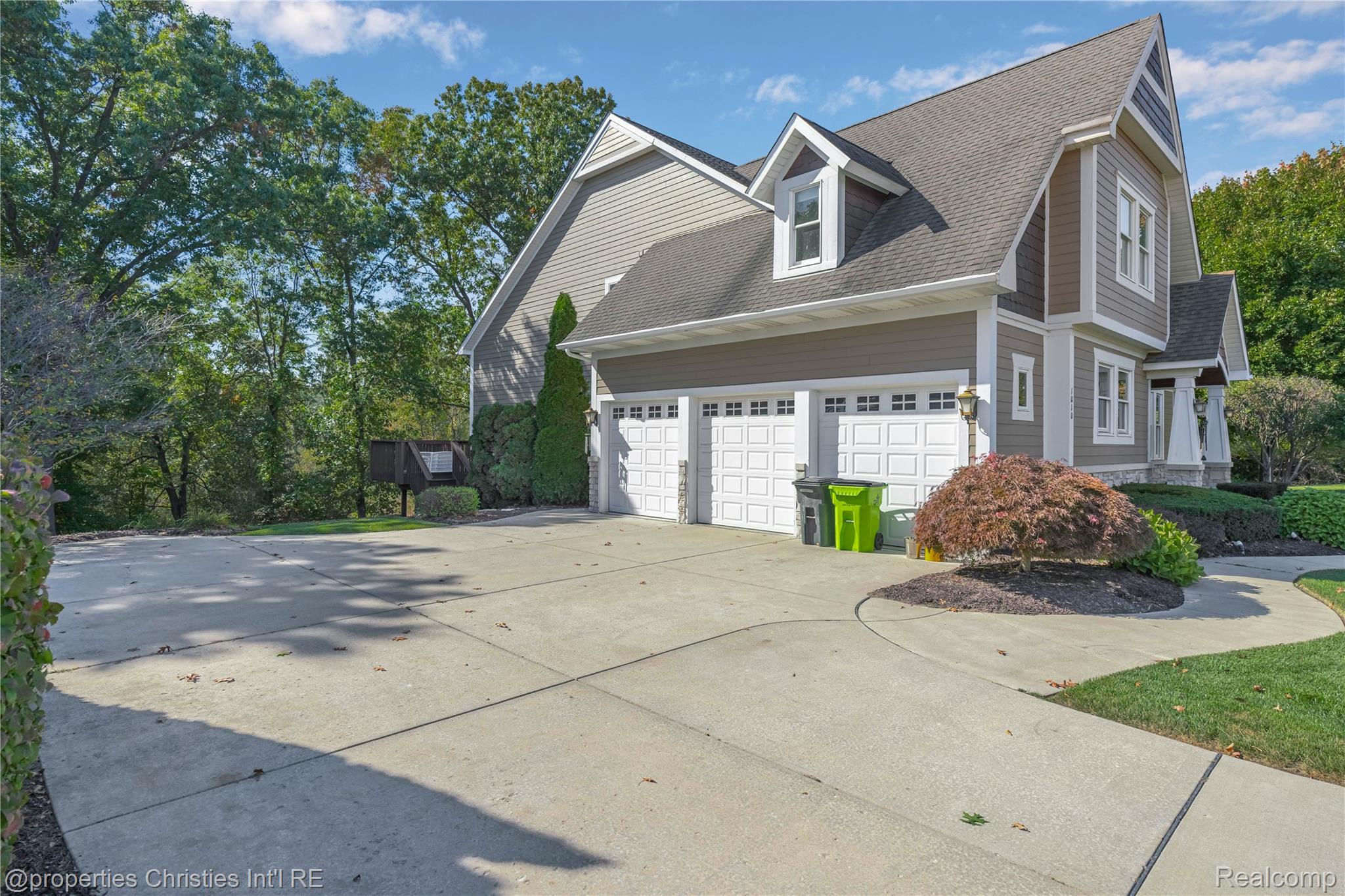 1010 Riverside Street