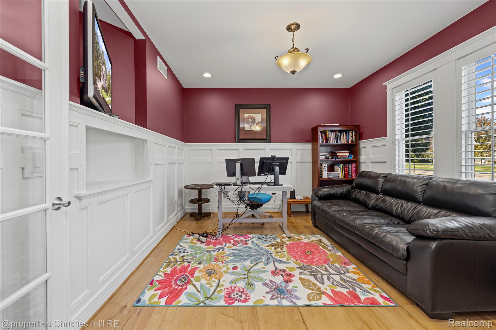 1010 Riverside Street