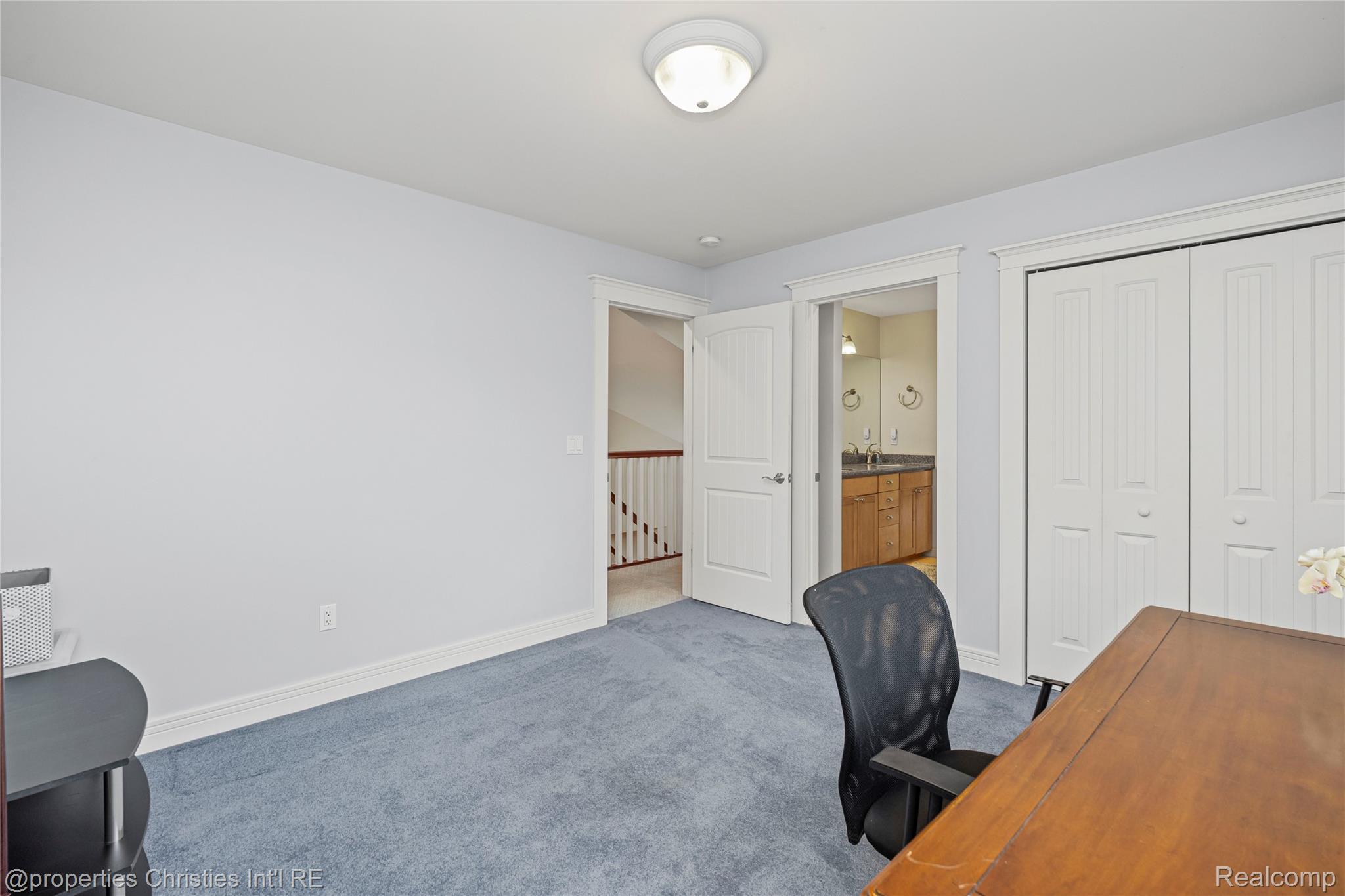 1010 Riverside Street