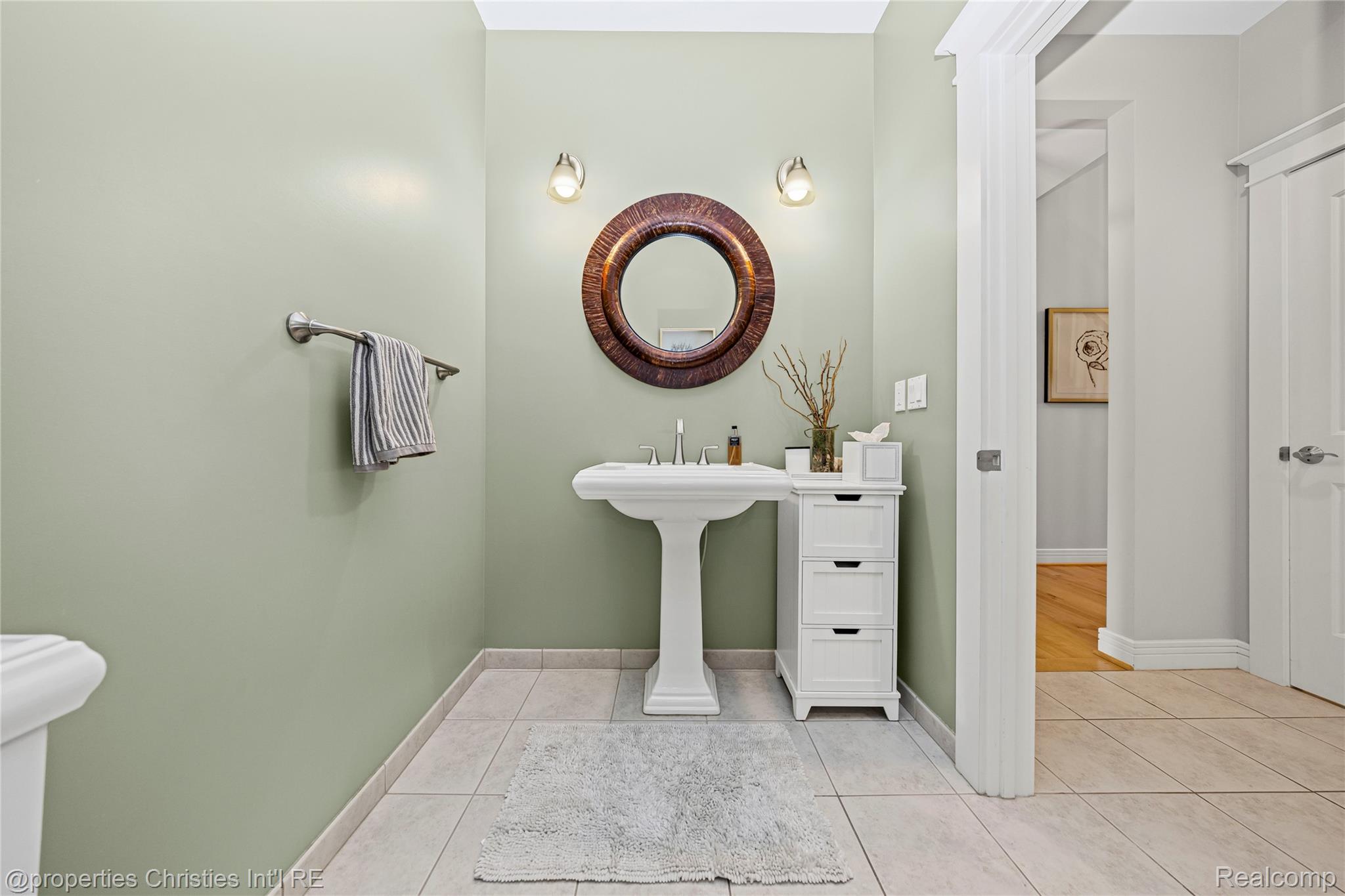 1010 Riverside Street