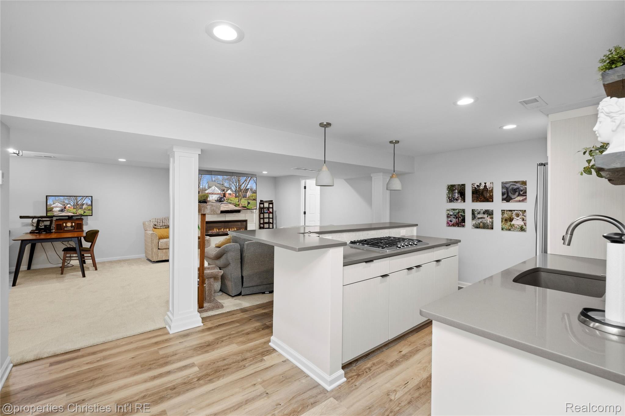 3160 W Ridge Court