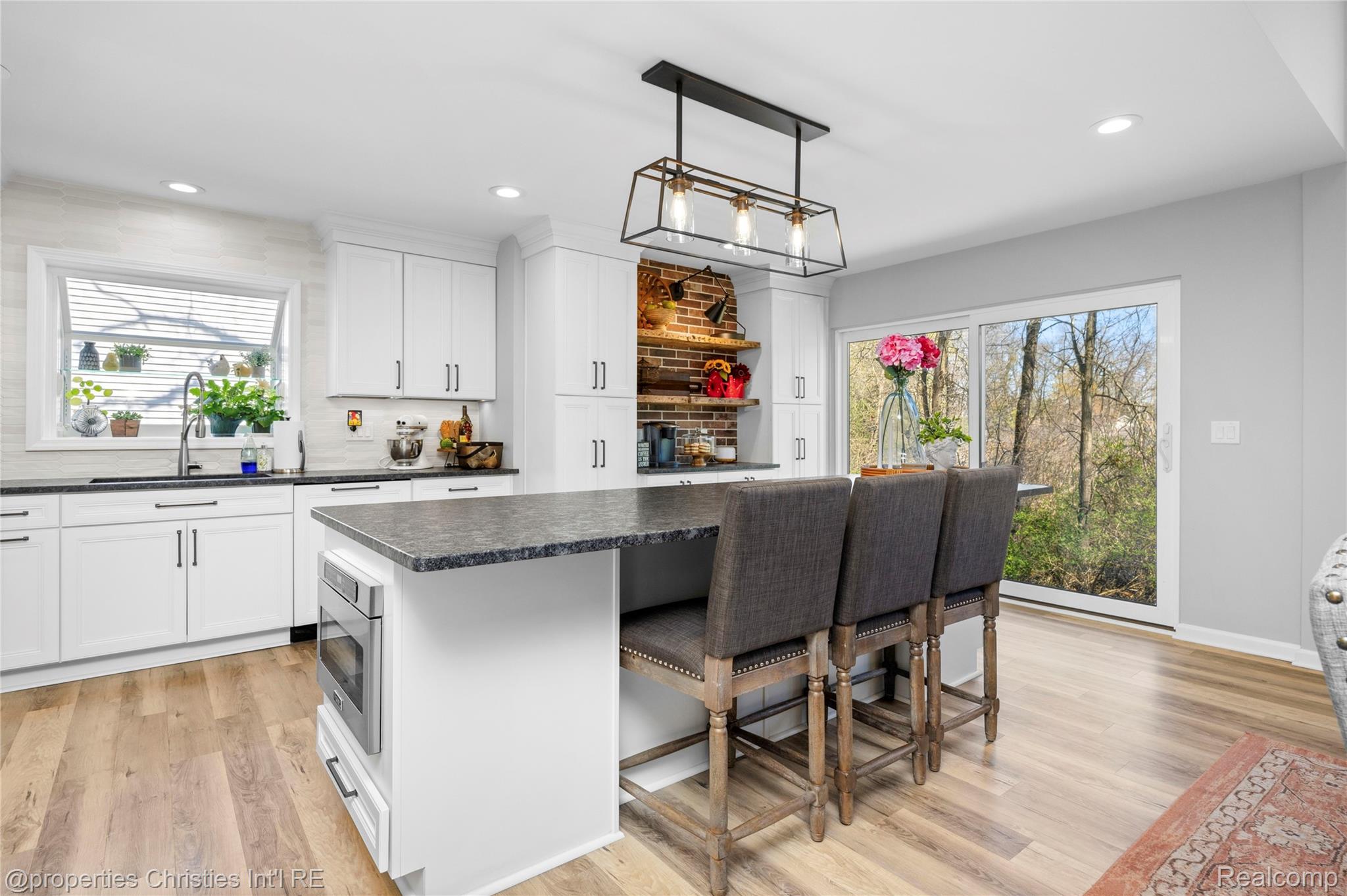 3160 W Ridge Court