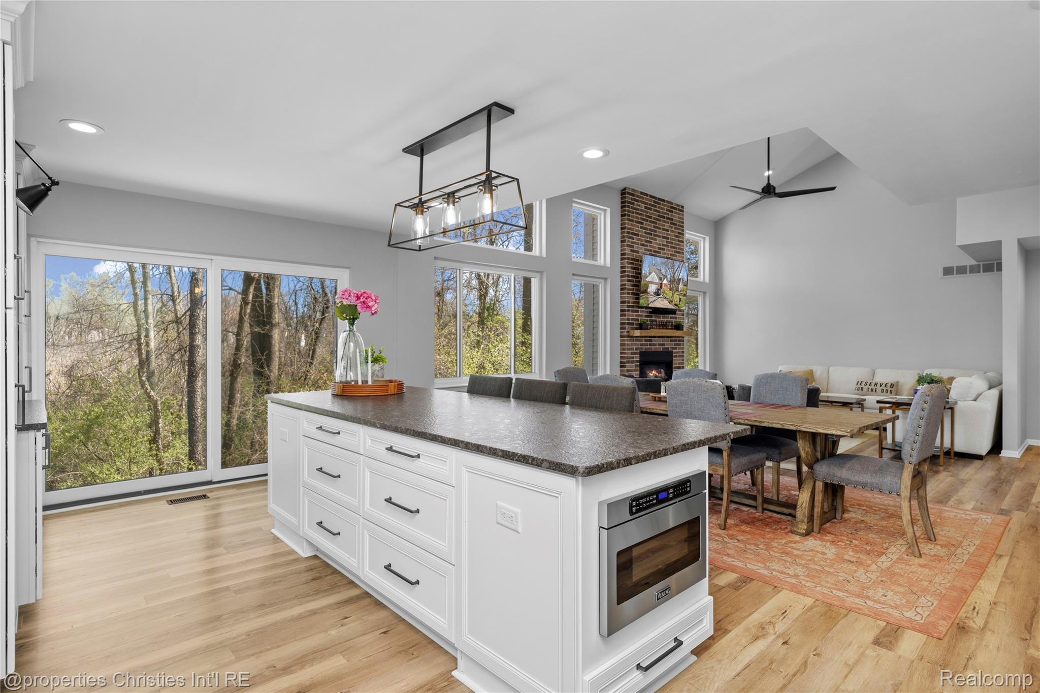 3160 W Ridge Court