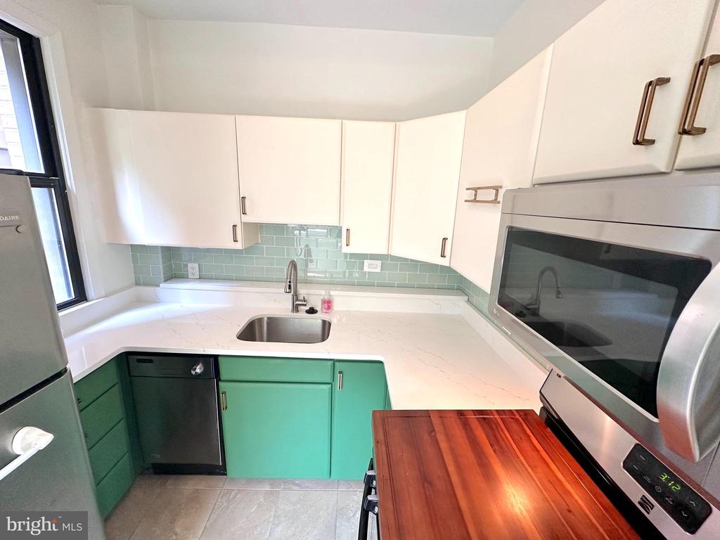 2515 K STREET NW 205