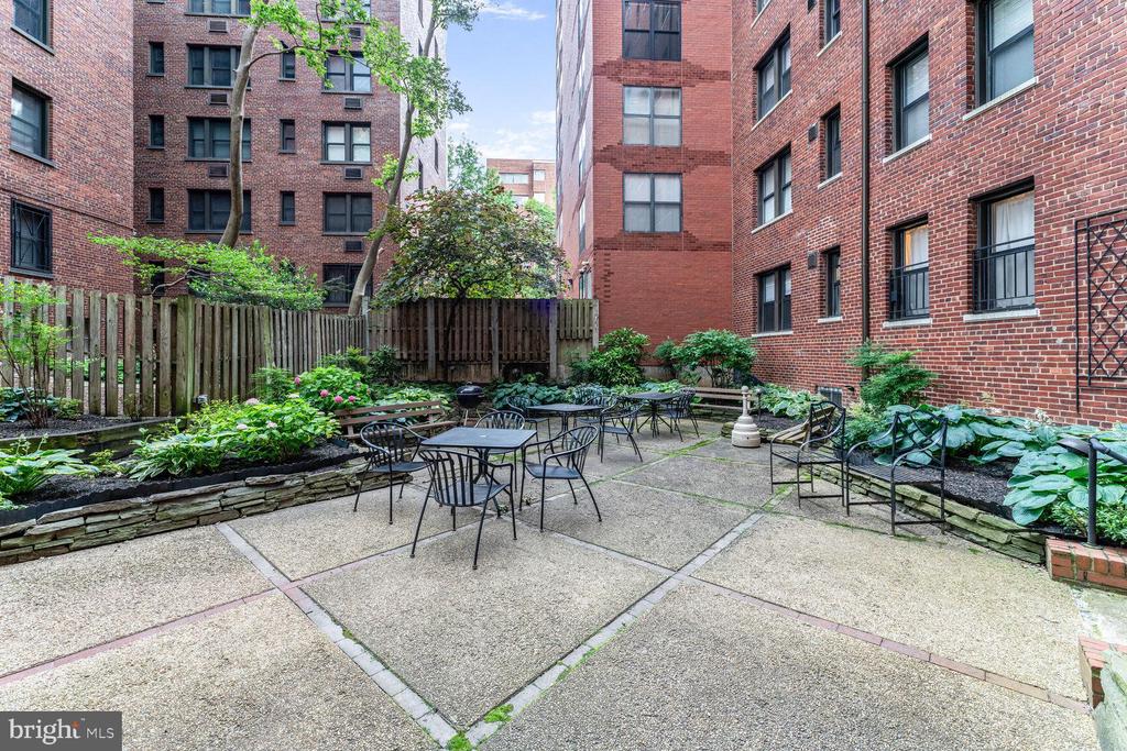 2515 K STREET NW 205