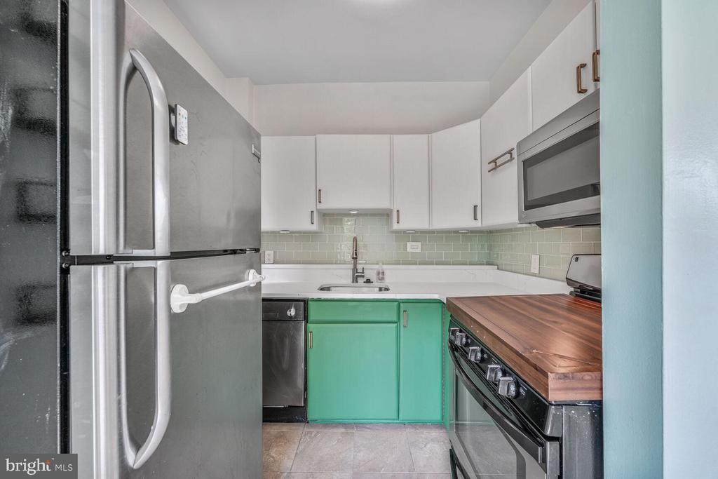 2515 K STREET NW 205